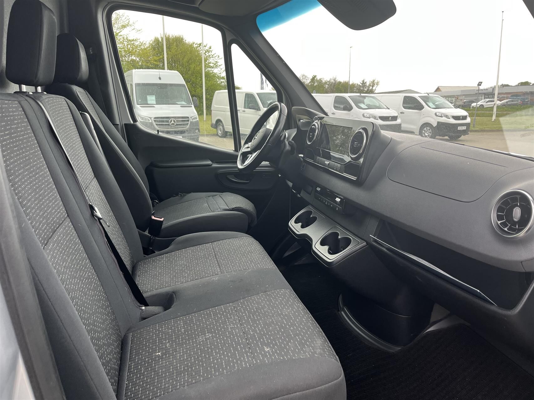 Billede af Mercedes-Benz Sprinter 319 3,0 CDI A2 H2 RWD 7G-Tronic 190HK Van 7g Aut.