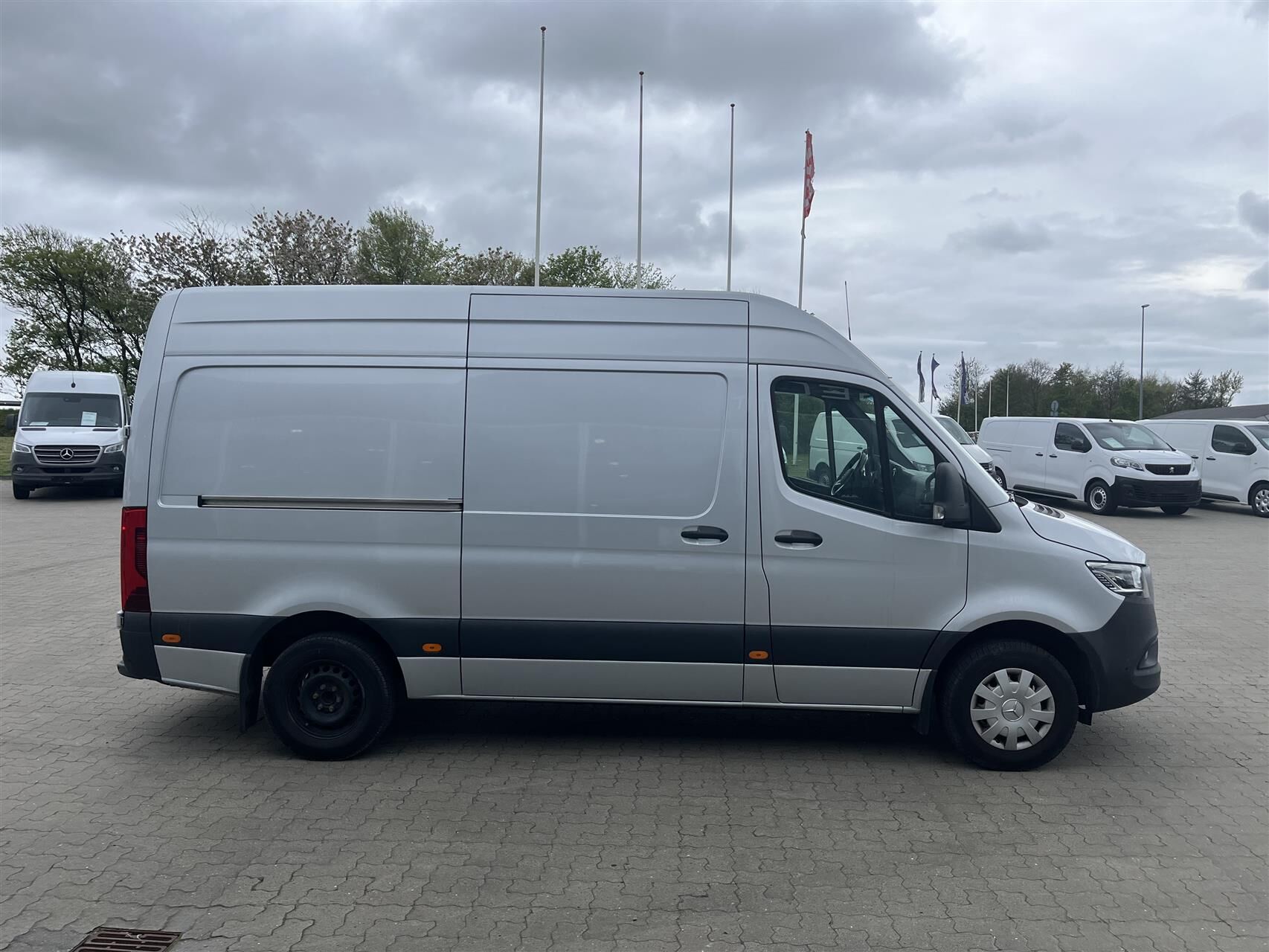 Billede af Mercedes-Benz Sprinter 319 3,0 CDI A2 H2 RWD 7G-Tronic 190HK Van 7g Aut.