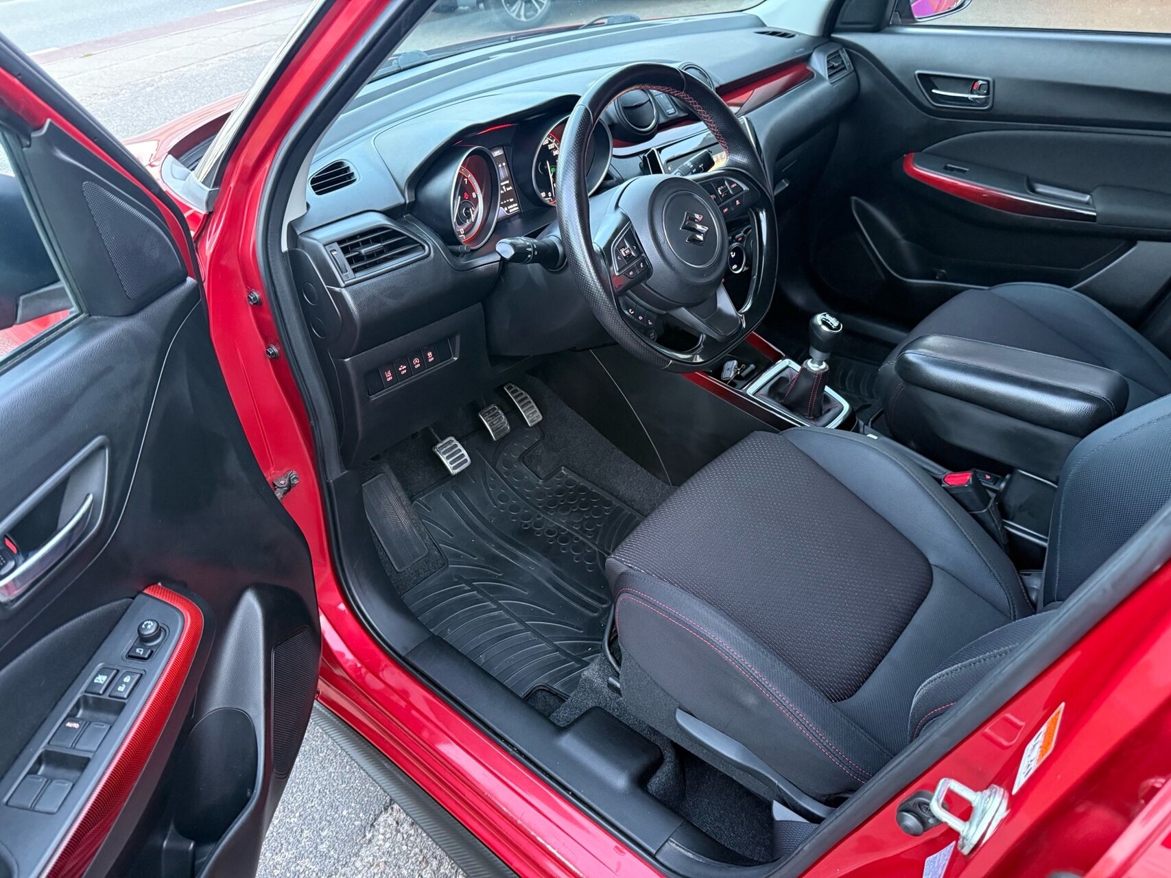 Billede af Suzuki Swift 1,4 Boosterjet Sport 140HK 5d 6g