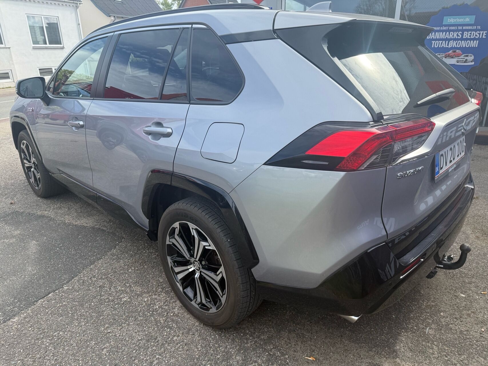 Billede af Suzuki Across 2,5 Plugin-hybrid Adventure E-CVT 306HK 5d Trinl. Gear