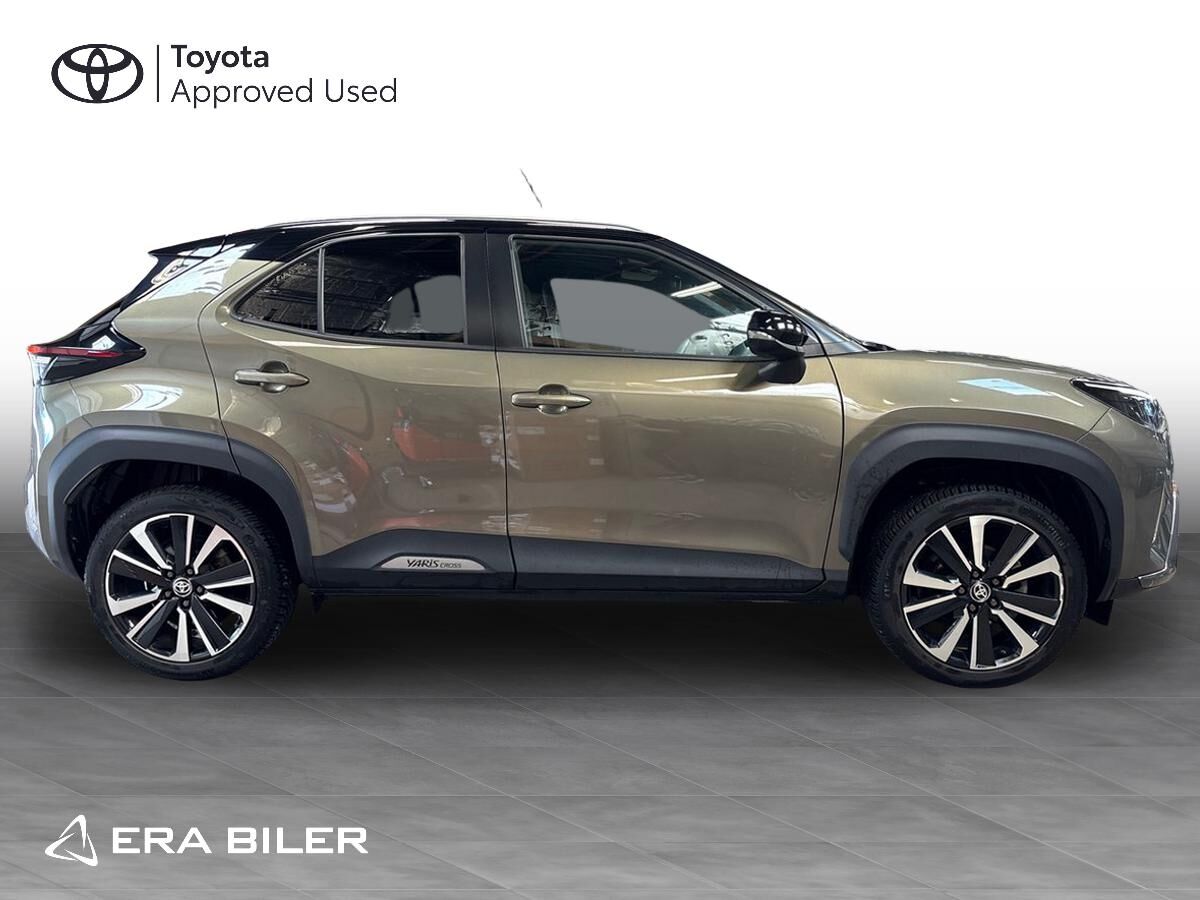 Billede af Toyota Yaris Cross 1,5 Hybrid Premium Edition 116HK 5d Trinl. Gear