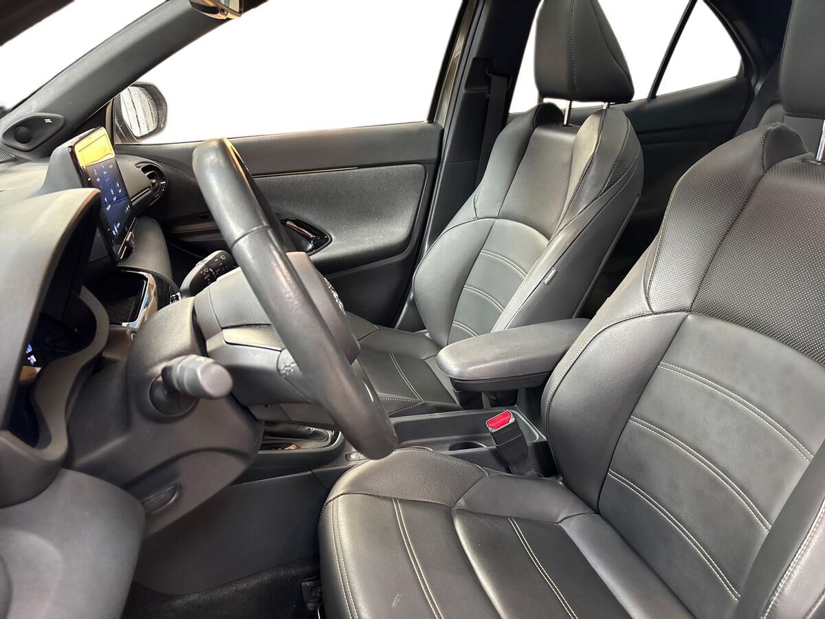 Billede af Toyota Yaris Cross 1,5 Hybrid Premium Edition 116HK 5d Trinl. Gear