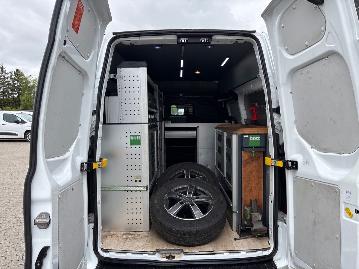 Billede af Ford Transit Custom 340 L2H2 2,0 TDCi Trend 130HK Van Aut. 