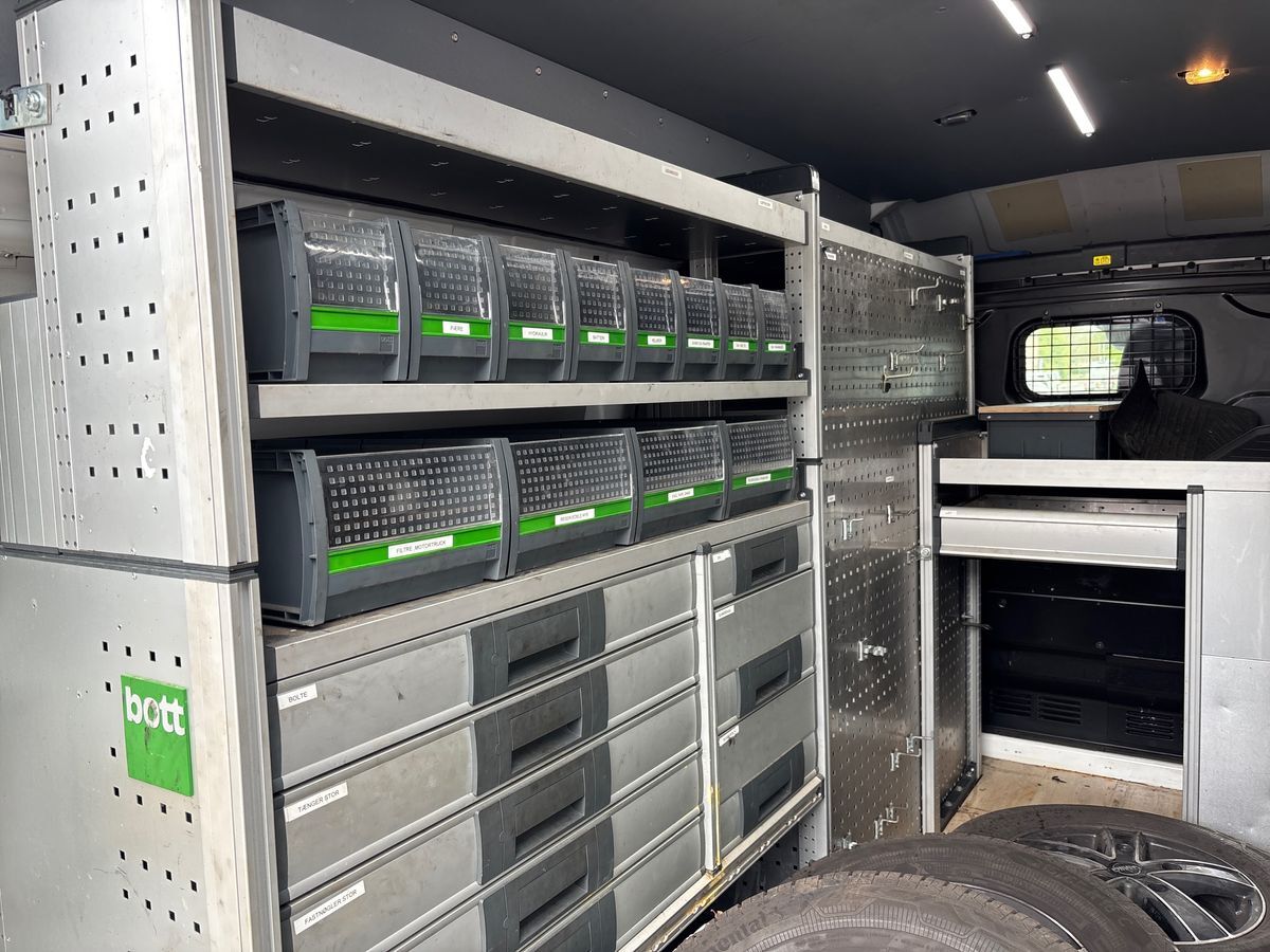 Billede af Ford Transit Custom 340 L2H2 2,0 TDCi Trend 130HK Van Aut. 