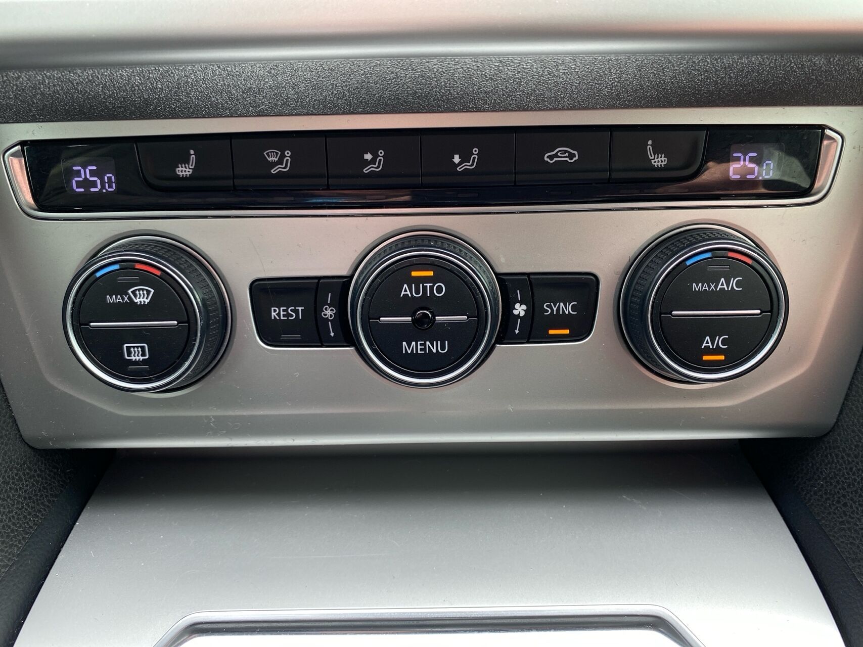 Billede af VW Passat Variant 1,4 TSI BMT ACT Comfortline 150HK Stc 6g