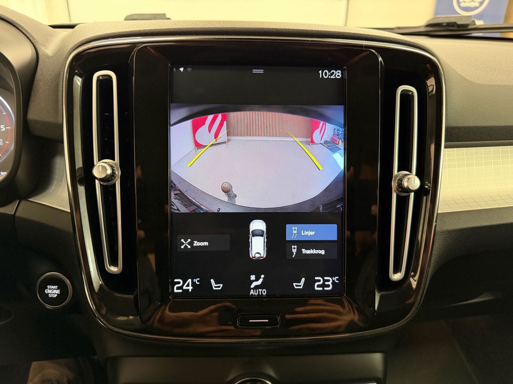 Billede af Volvo XC40 2,0 D3 Momentum 150HK 5d 8g Aut.