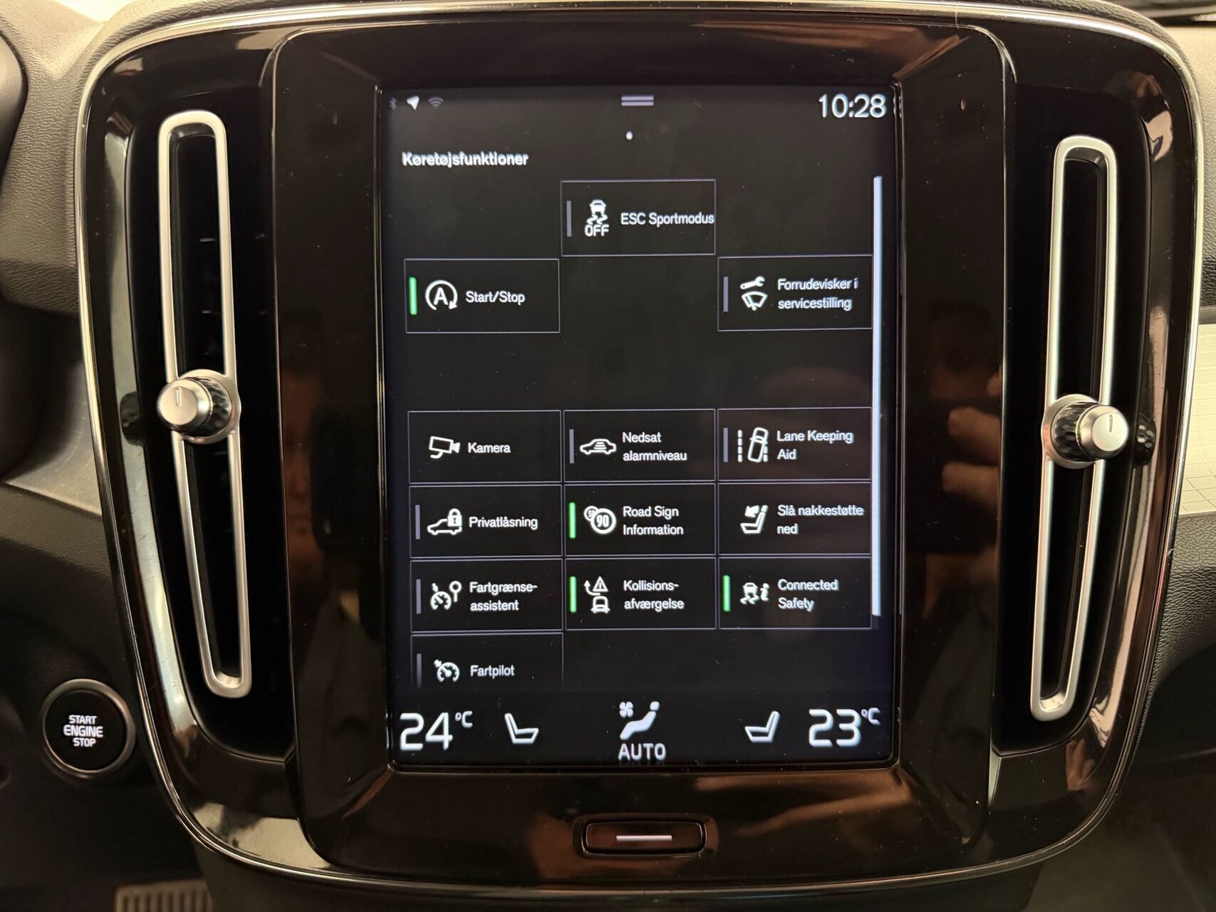 Billede af Volvo XC40 2,0 D3 Momentum 150HK 5d 8g Aut.