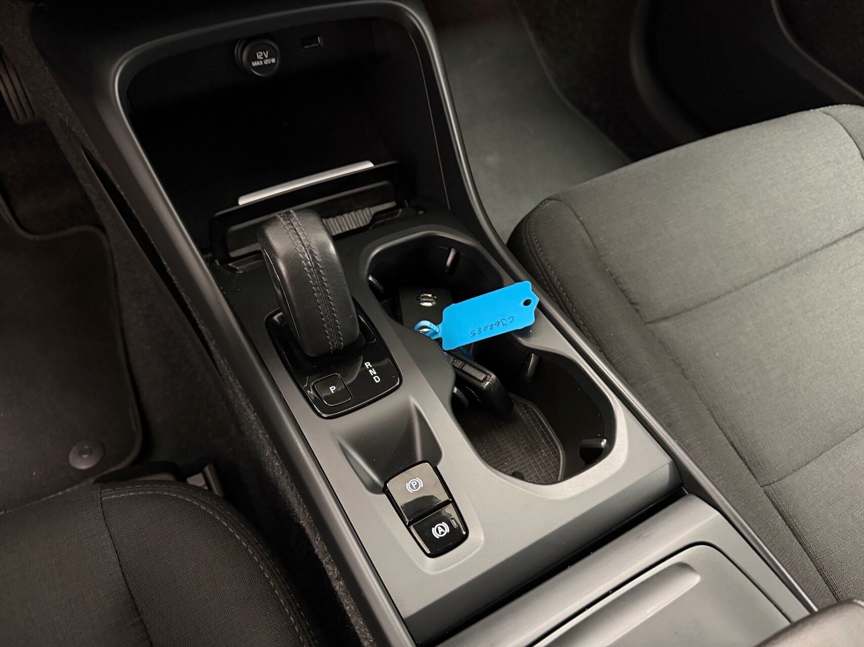 Billede af Volvo XC40 2,0 D3 Momentum 150HK 5d 8g Aut.
