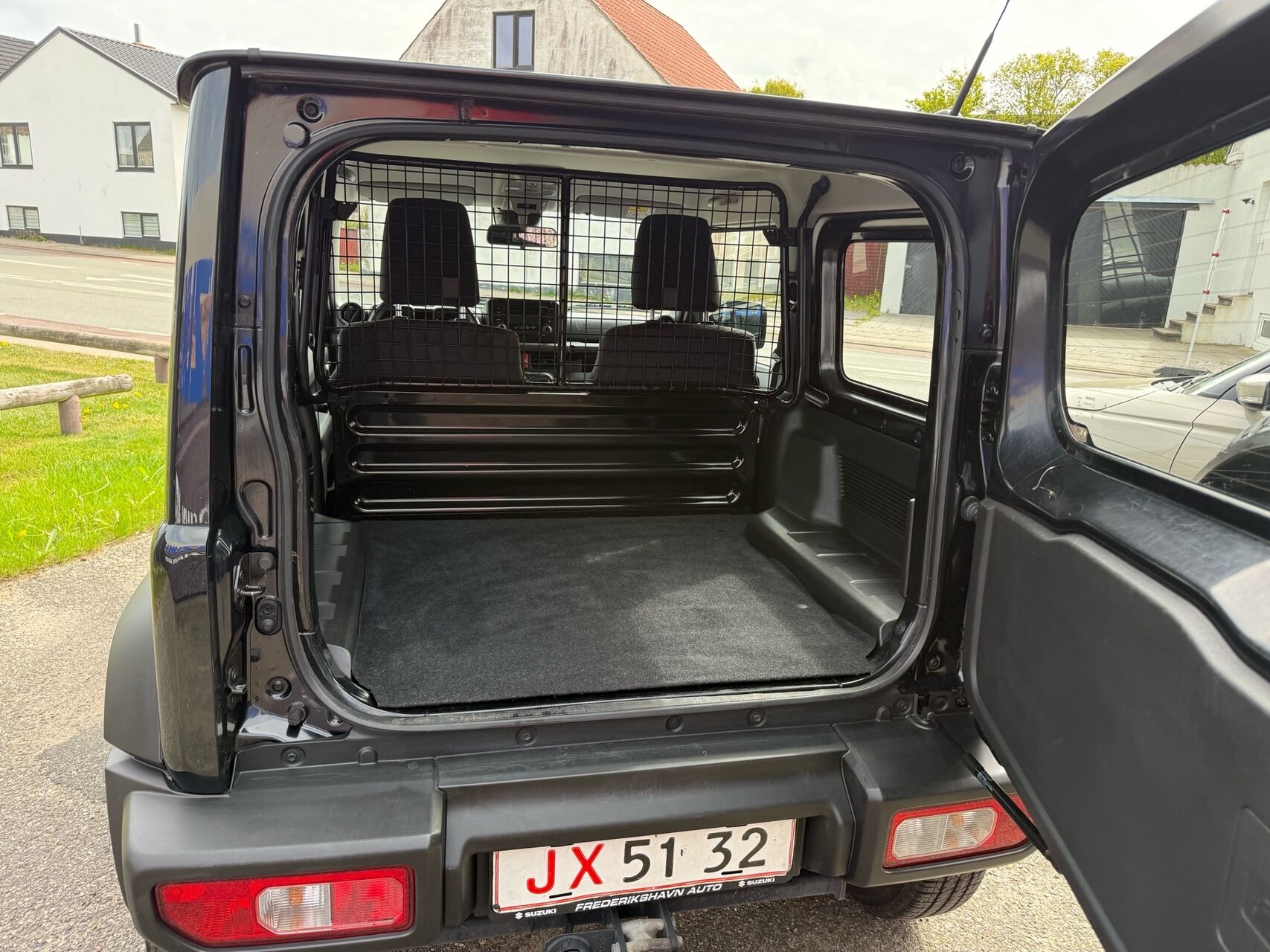 Billede af Suzuki Jimny 1,5 Active AllGrip 102HK 3d