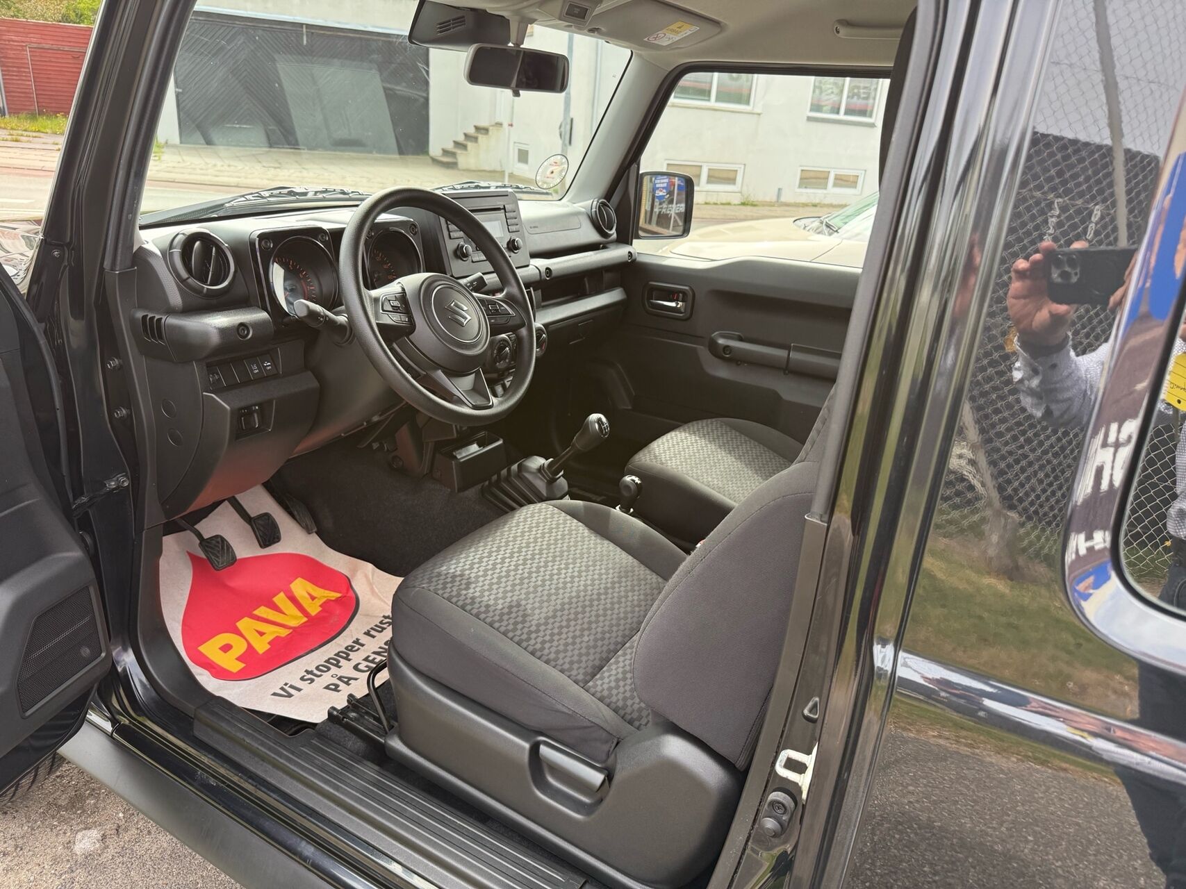 Billede af Suzuki Jimny 1,5 Active AllGrip 102HK 3d