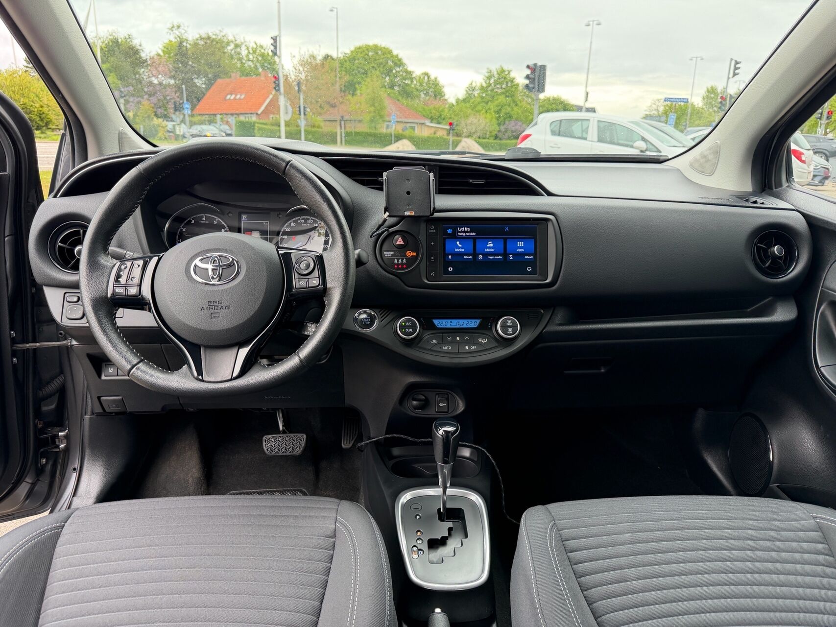 Billede af Toyota Yaris 1,5 VVT-I T2 Limited Multidrive S 111HK 5d 6g Aut.