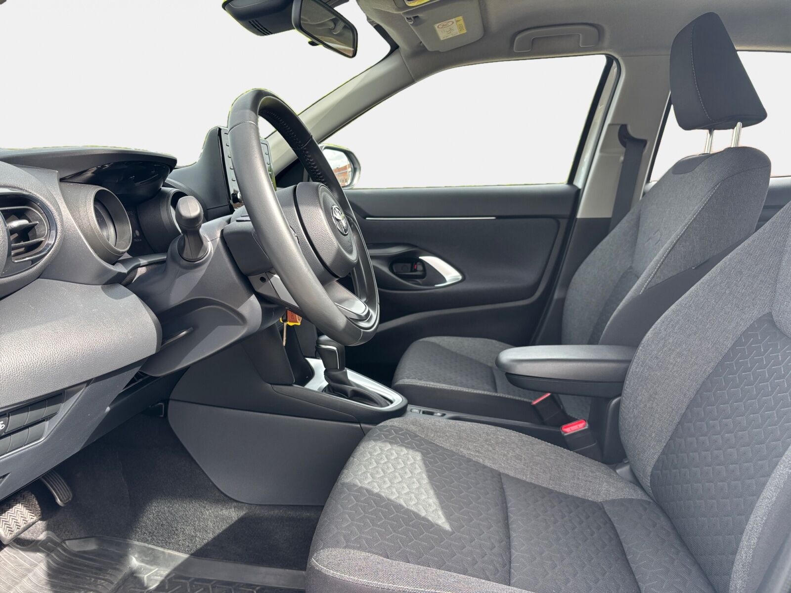 Billede af Toyota Yaris Cross 1,5 Hybrid Essential Comfort 116HK 5d Trinl. Gear