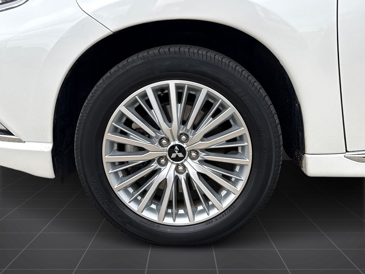 Billede af Mitsubishi Outlander 2,4 PHEV  Plugin-hybrid Intense 4WD 224HK 5d 6g Trinl. Gear