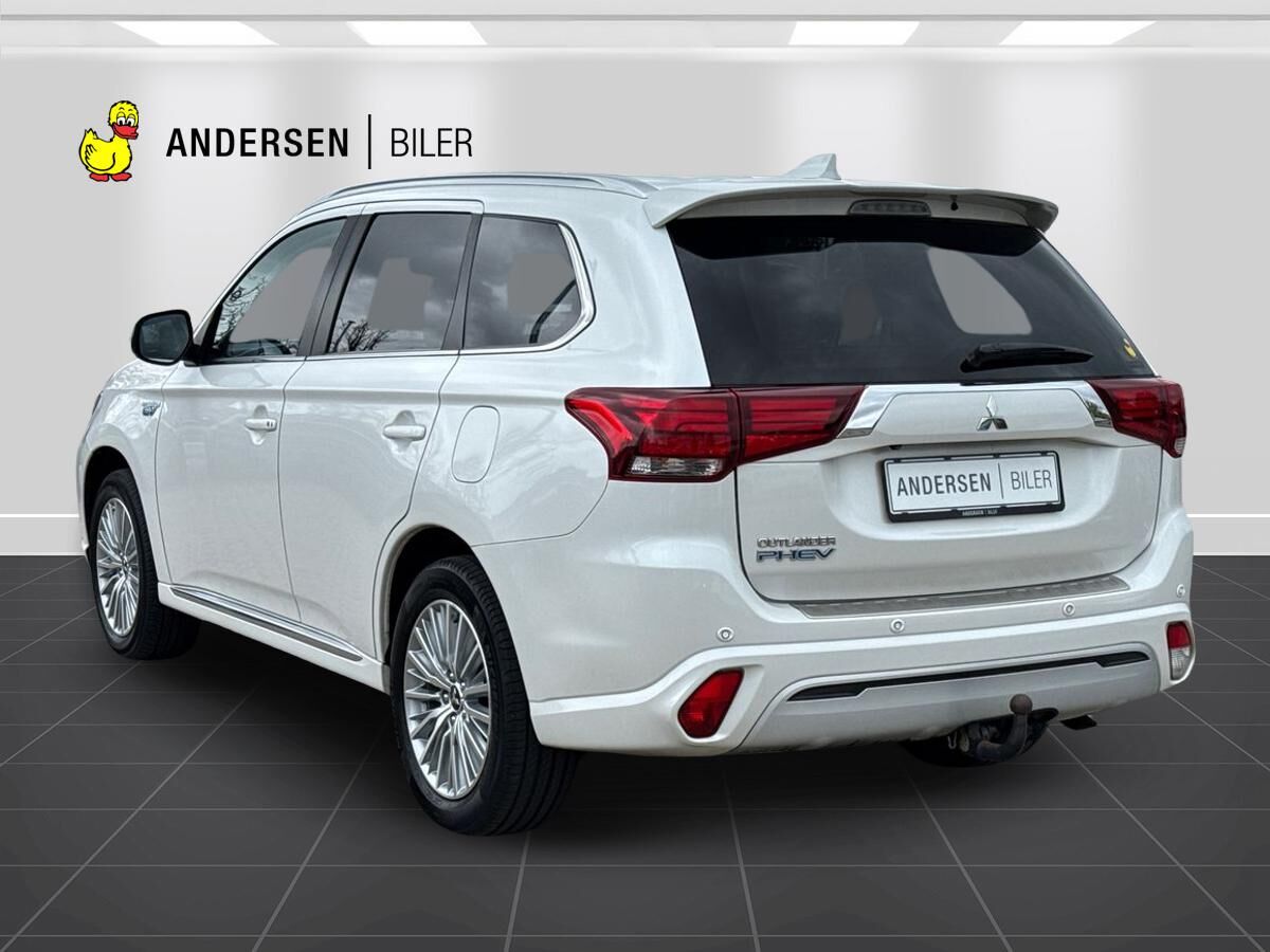 Billede af Mitsubishi Outlander 2,4 PHEV  Plugin-hybrid Intense 4WD 224HK 5d 6g Trinl. Gear