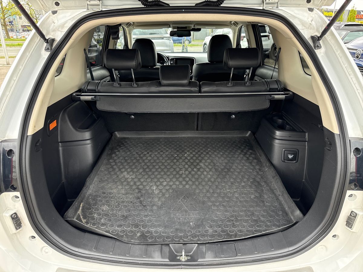 Billede af Mitsubishi Outlander 2,4 PHEV  Plugin-hybrid Intense 4WD 224HK 5d 6g Trinl. Gear
