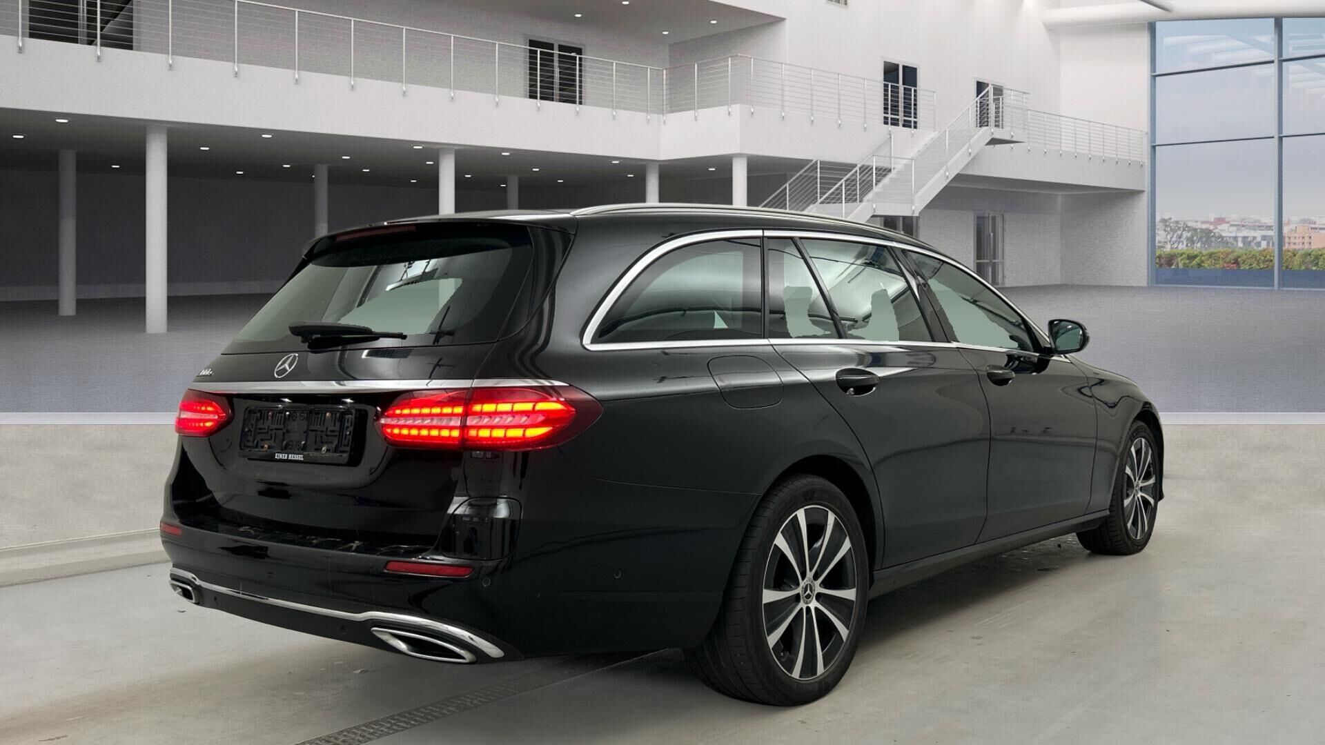 Billede af Mercedes-Benz E300 e T 2,0 Plugin-hybrid Advantage 9G-Tronic 320HK Stc 9g Aut.