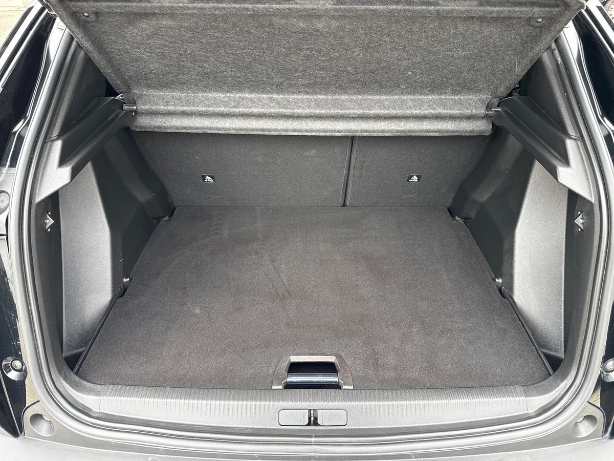 Billede af Peugeot 2008 1,2 PureTech Selection Sport EAT8 130HK 5d 8g Aut.