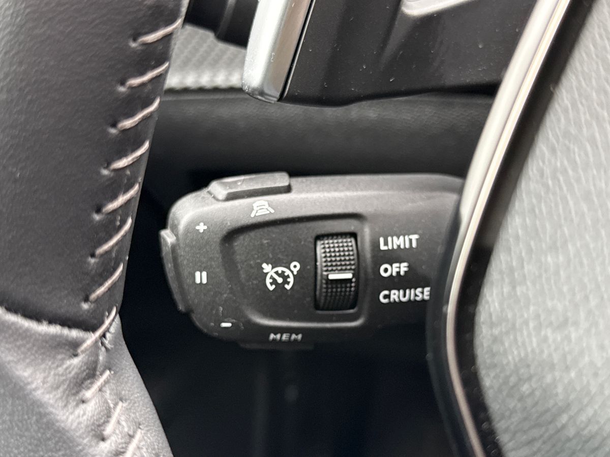 Billede af Peugeot 2008 1,2 PureTech Selection Sport EAT8 130HK 5d 8g Aut.