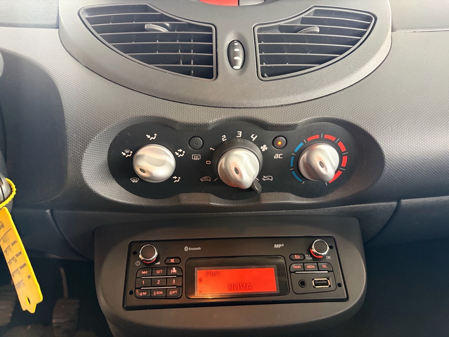 Billede af Renault Twingo 1,2 16V Authentique 75HK 3d