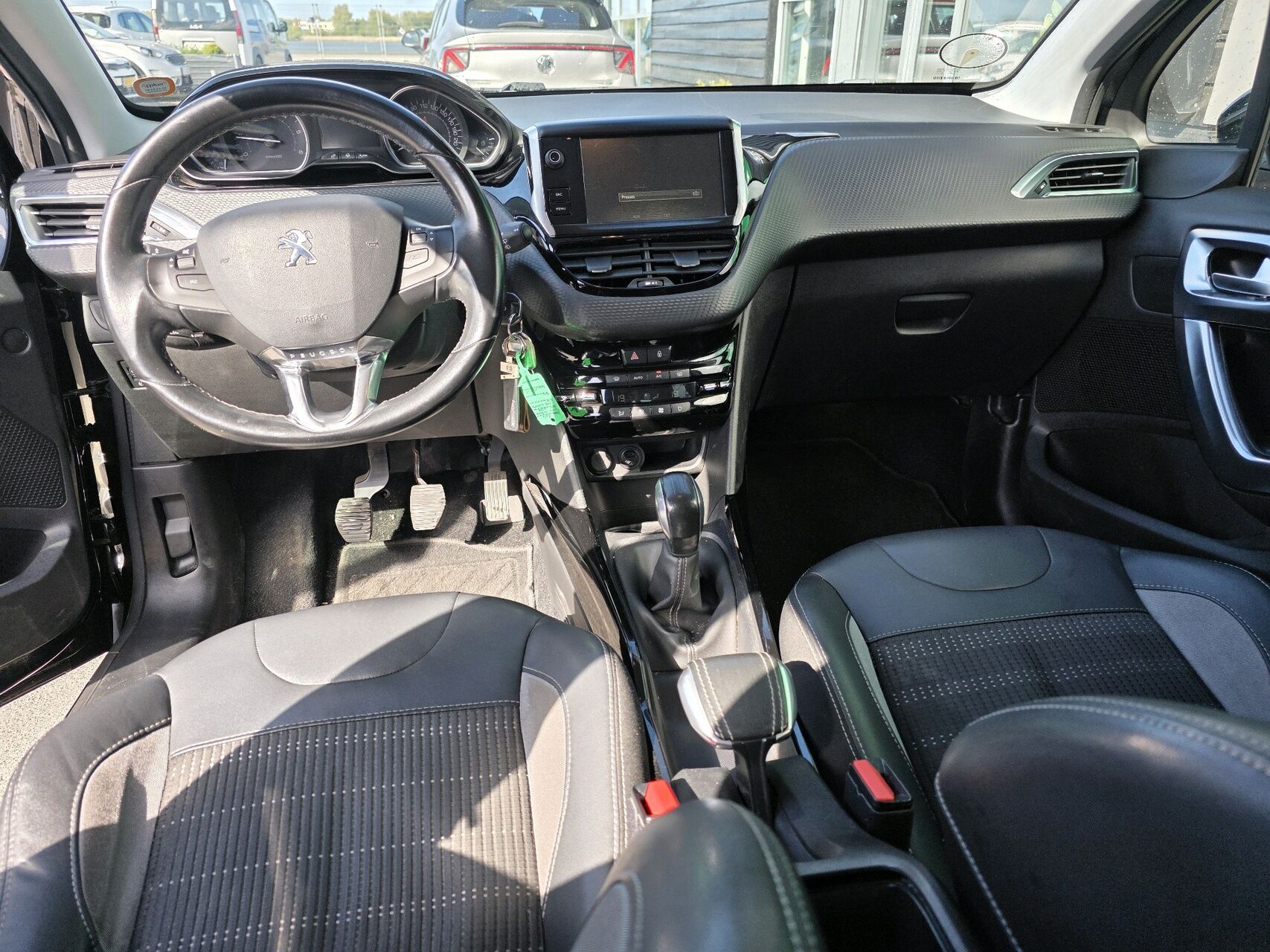 Billede af Peugeot 2008 1,6 BlueHDi Allure 100HK