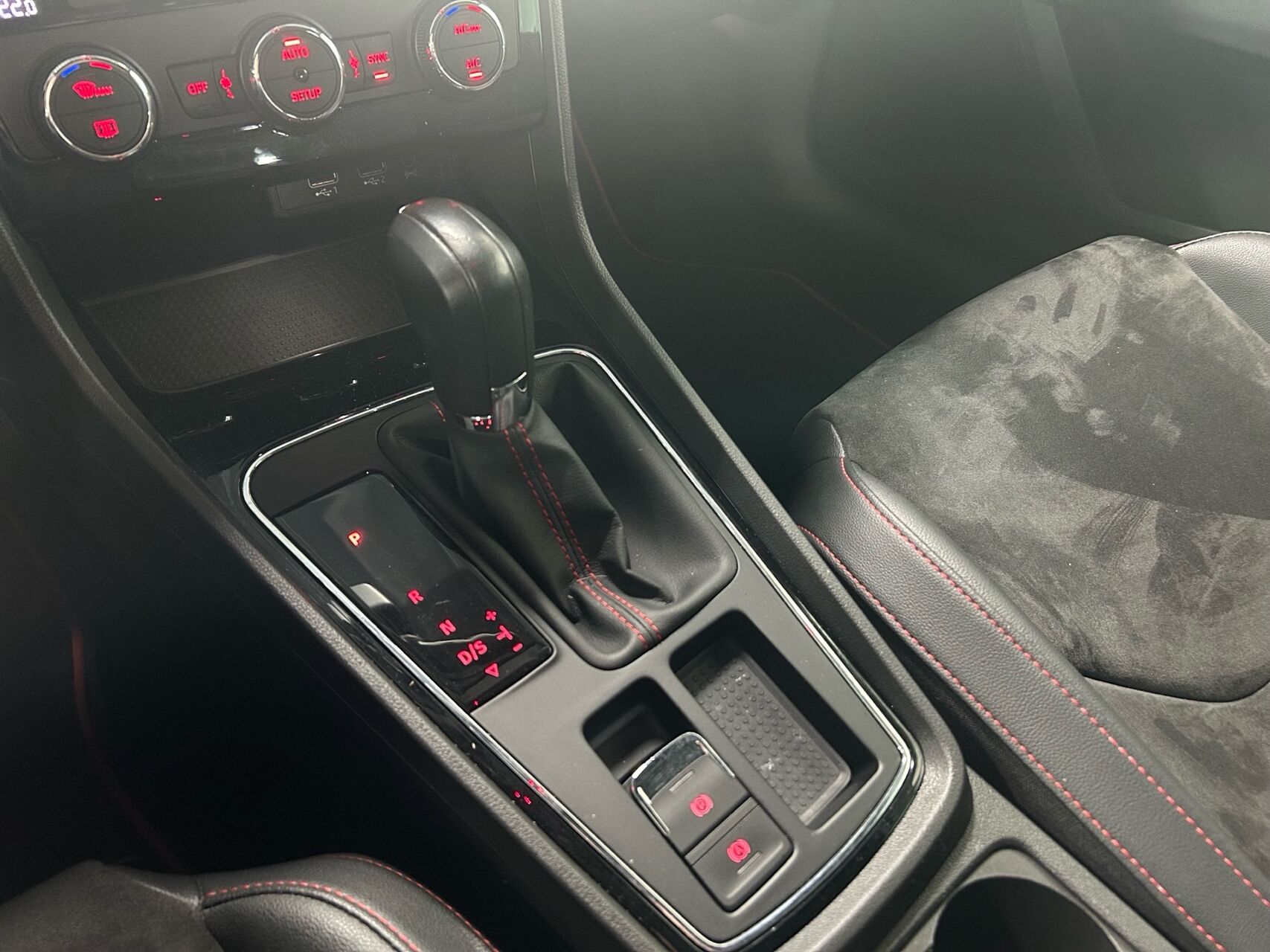 Billede af Seat Leon Sportstourer 1,5 TSI FR DSG 150HK Stc 7g Aut.