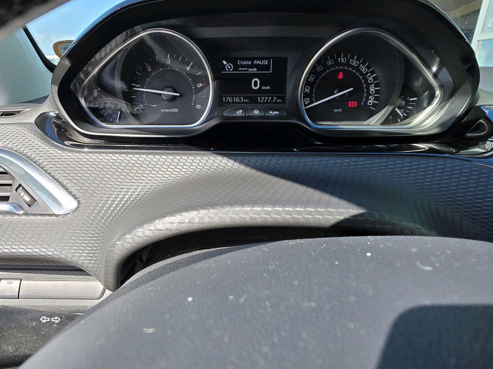Billede af Peugeot 2008 1,6 BlueHDi Allure 100HK