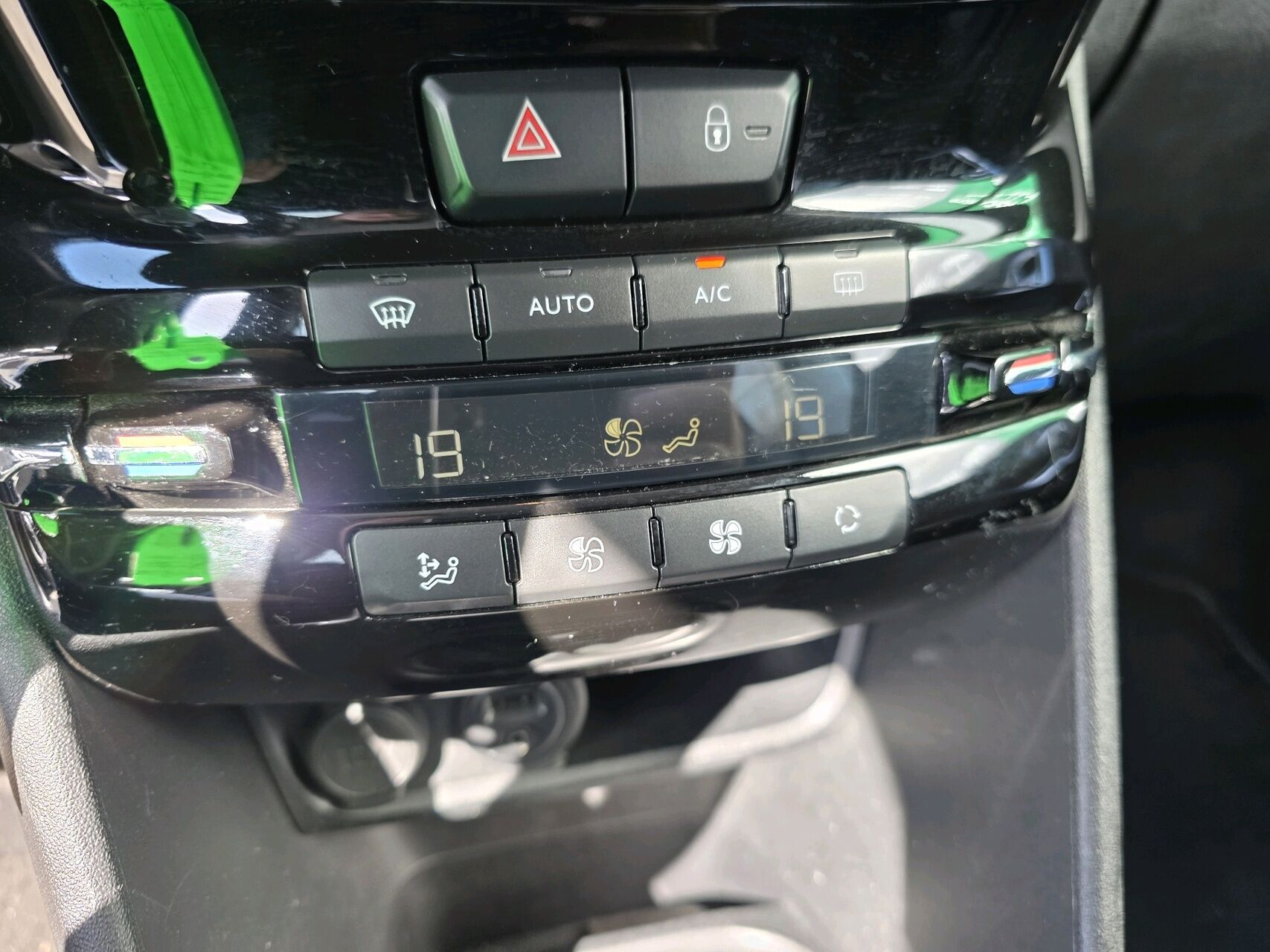 Billede af Peugeot 2008 1,6 BlueHDi Allure 100HK
