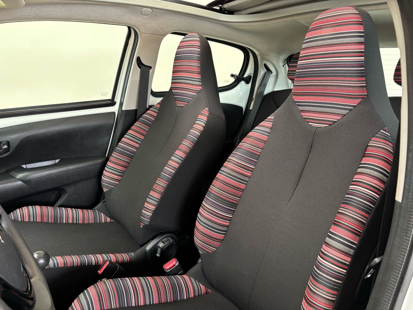 Billede af Citroën C1 1,0 VTi Feel Airscape start/stop 68HK 5d