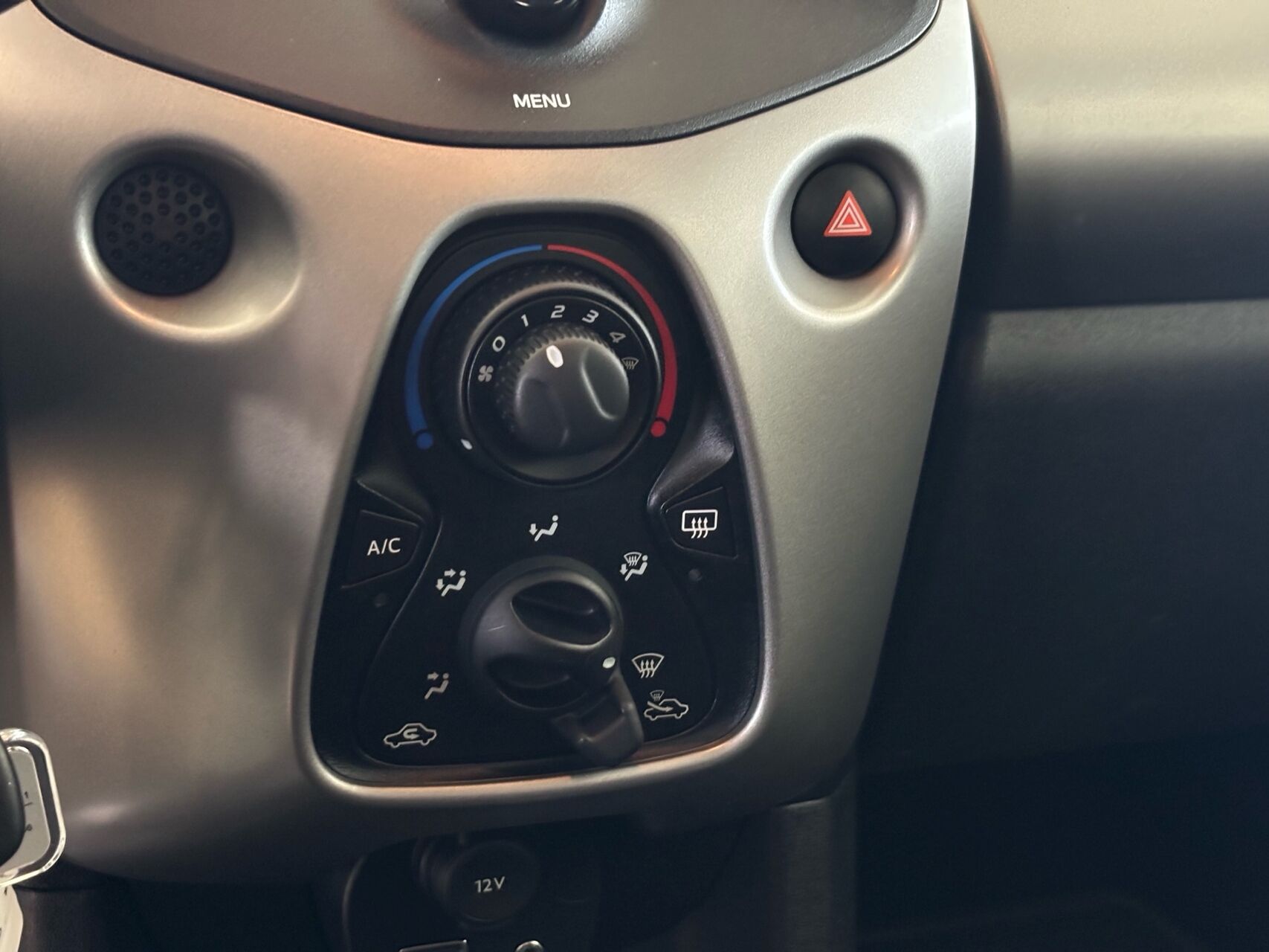 Billede af Citroën C1 1,0 VTi Feel Airscape start/stop 68HK 5d