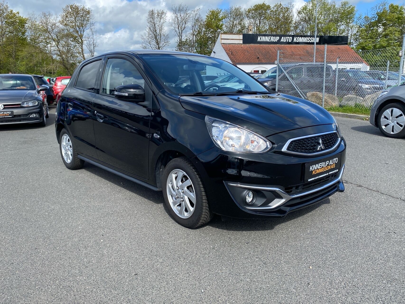 Billede af Mitsubishi Space Star 1,2 Invite+ CVT 80HK 5d Aut.