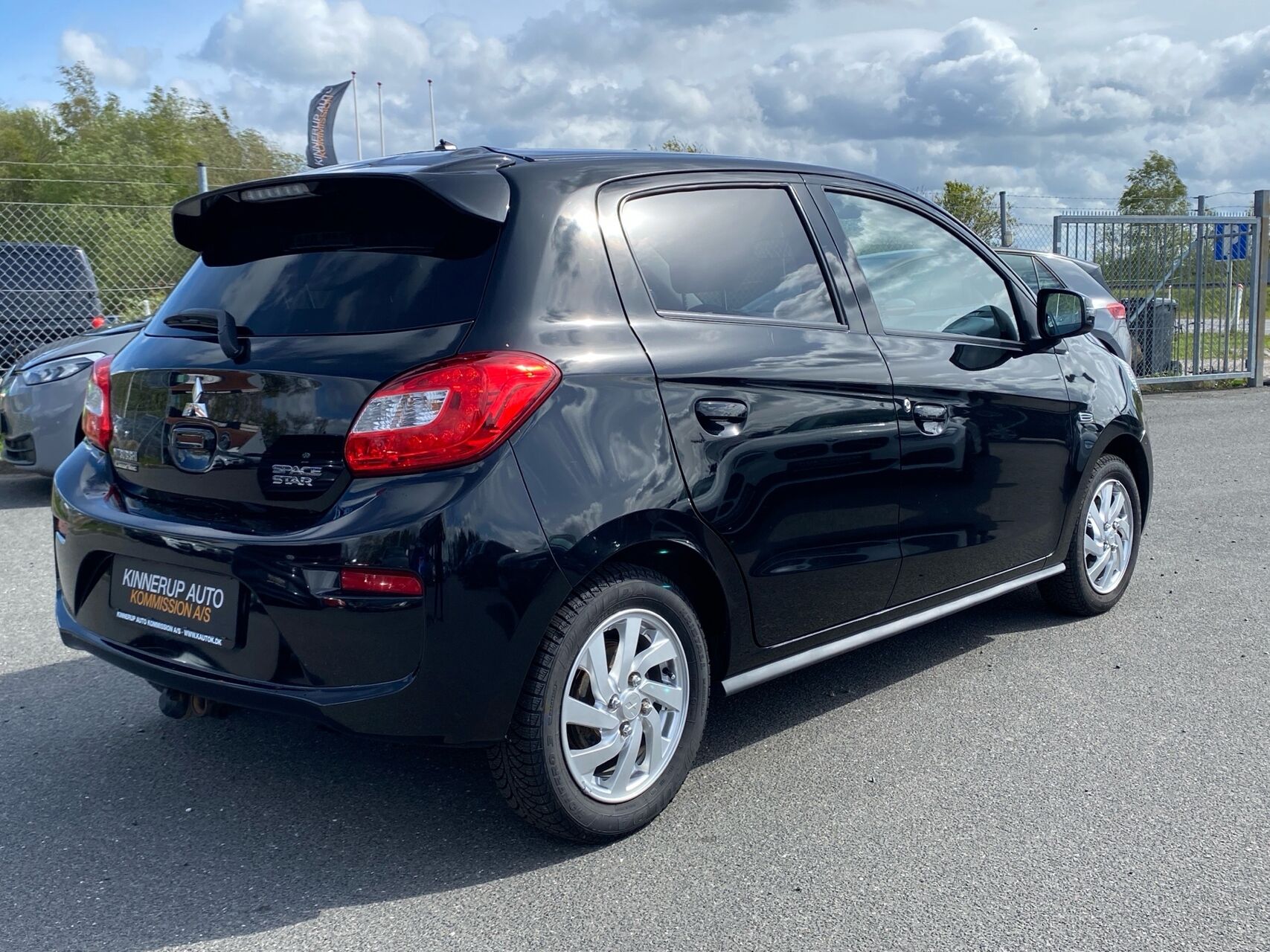 Billede af Mitsubishi Space Star 1,2 Invite+ CVT 80HK 5d Aut.
