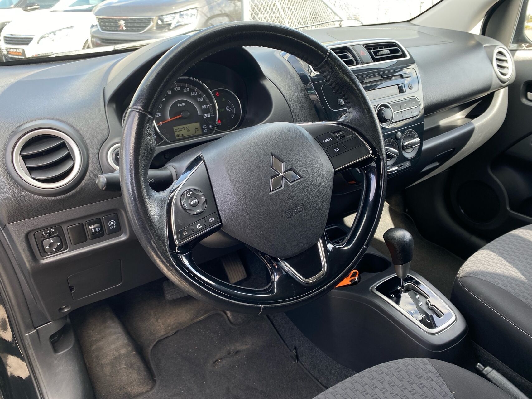 Billede af Mitsubishi Space Star 1,2 Invite+ CVT 80HK 5d Aut.
