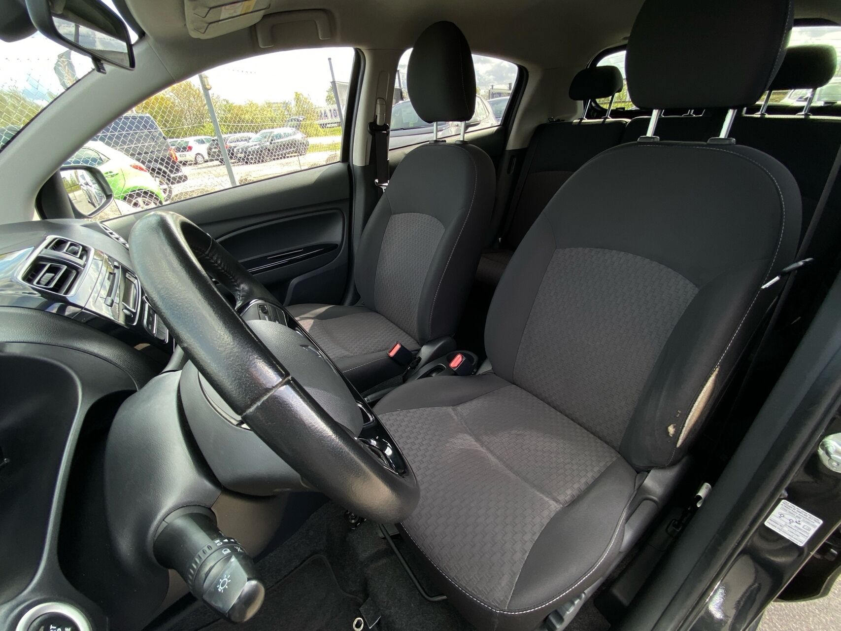 Billede af Mitsubishi Space Star 1,2 Invite+ CVT 80HK 5d Aut.
