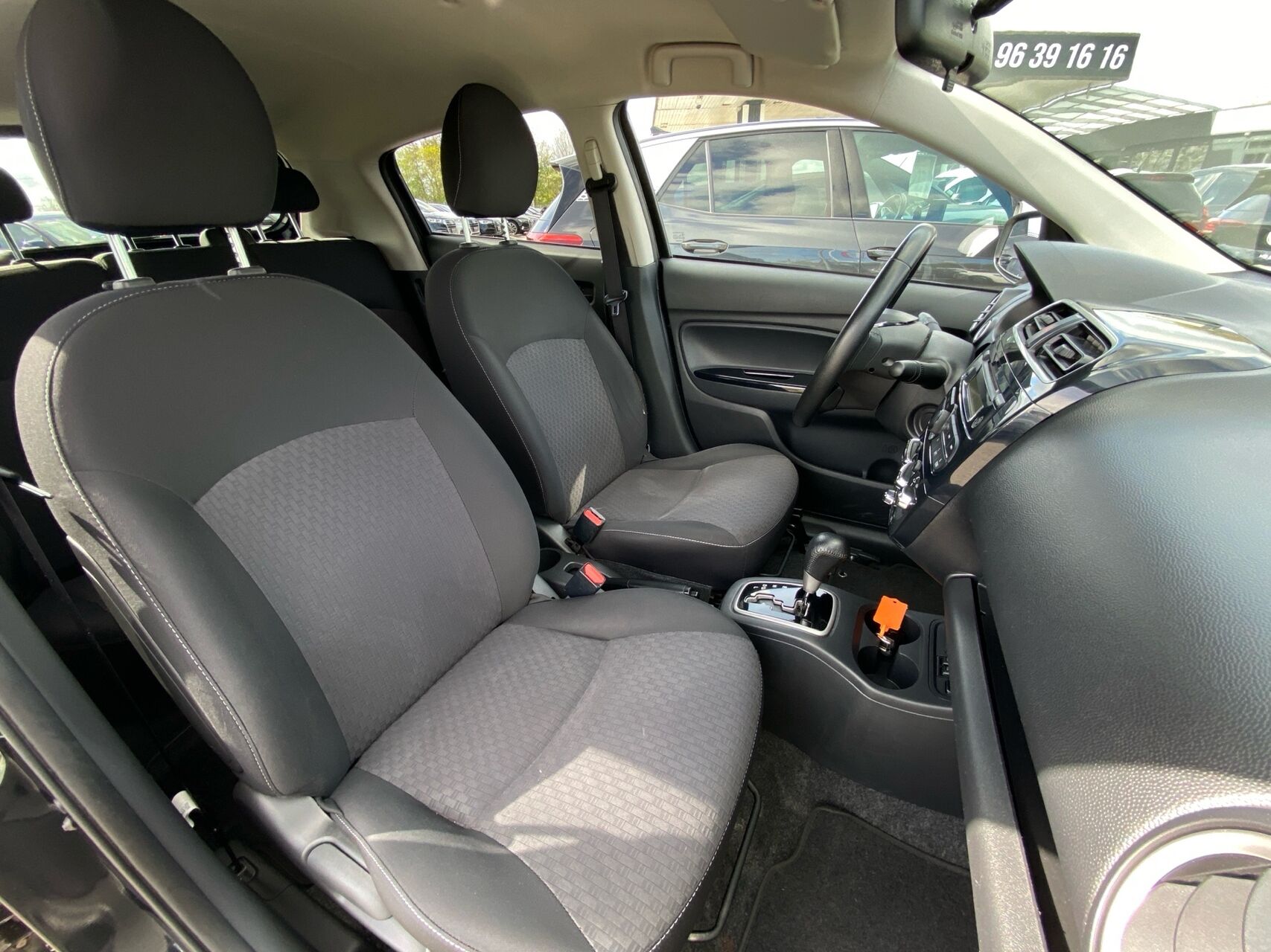 Billede af Mitsubishi Space Star 1,2 Invite+ CVT 80HK 5d Aut.