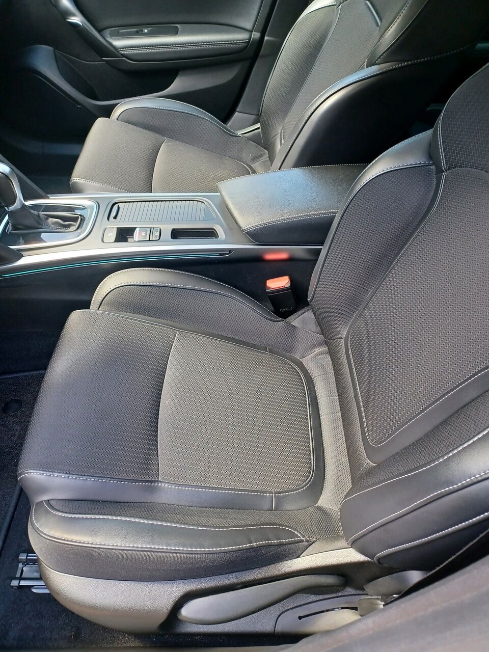 Billede af Renault Mégane 1,6 E-TECH  Plugin-hybrid Intens 160HK 5d Aut.