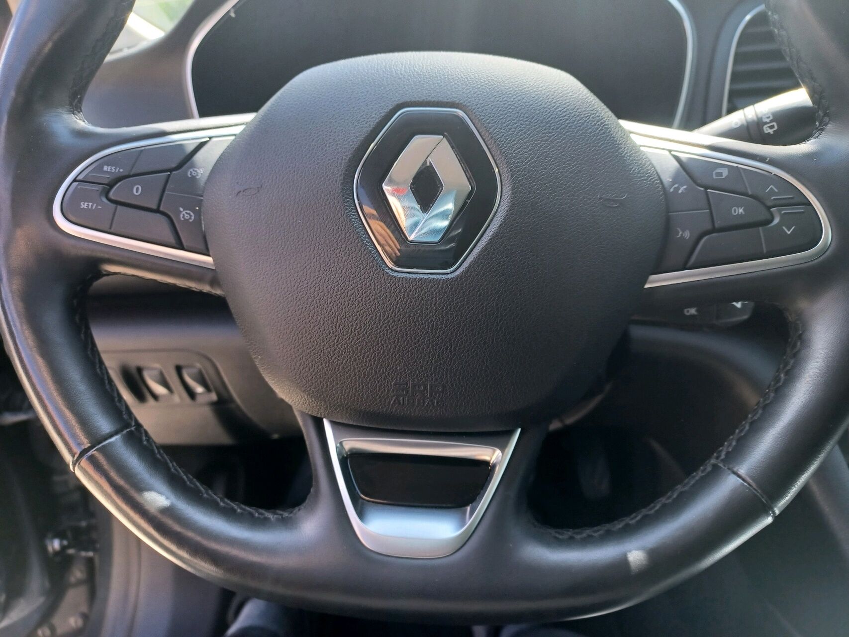 Billede af Renault Mégane 1,6 E-TECH  Plugin-hybrid Intens 160HK 5d Aut.