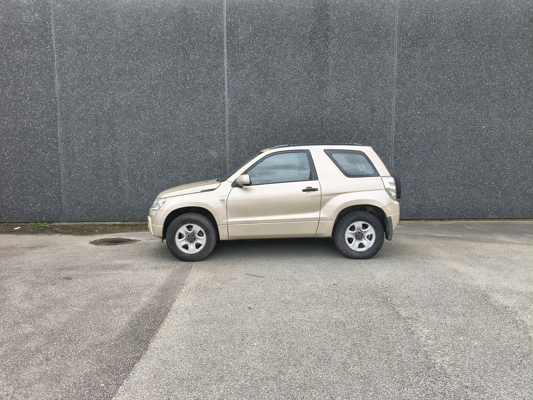 Billede af Suzuki Grand Vitara 1,6 GL 4x4 106HK 3d