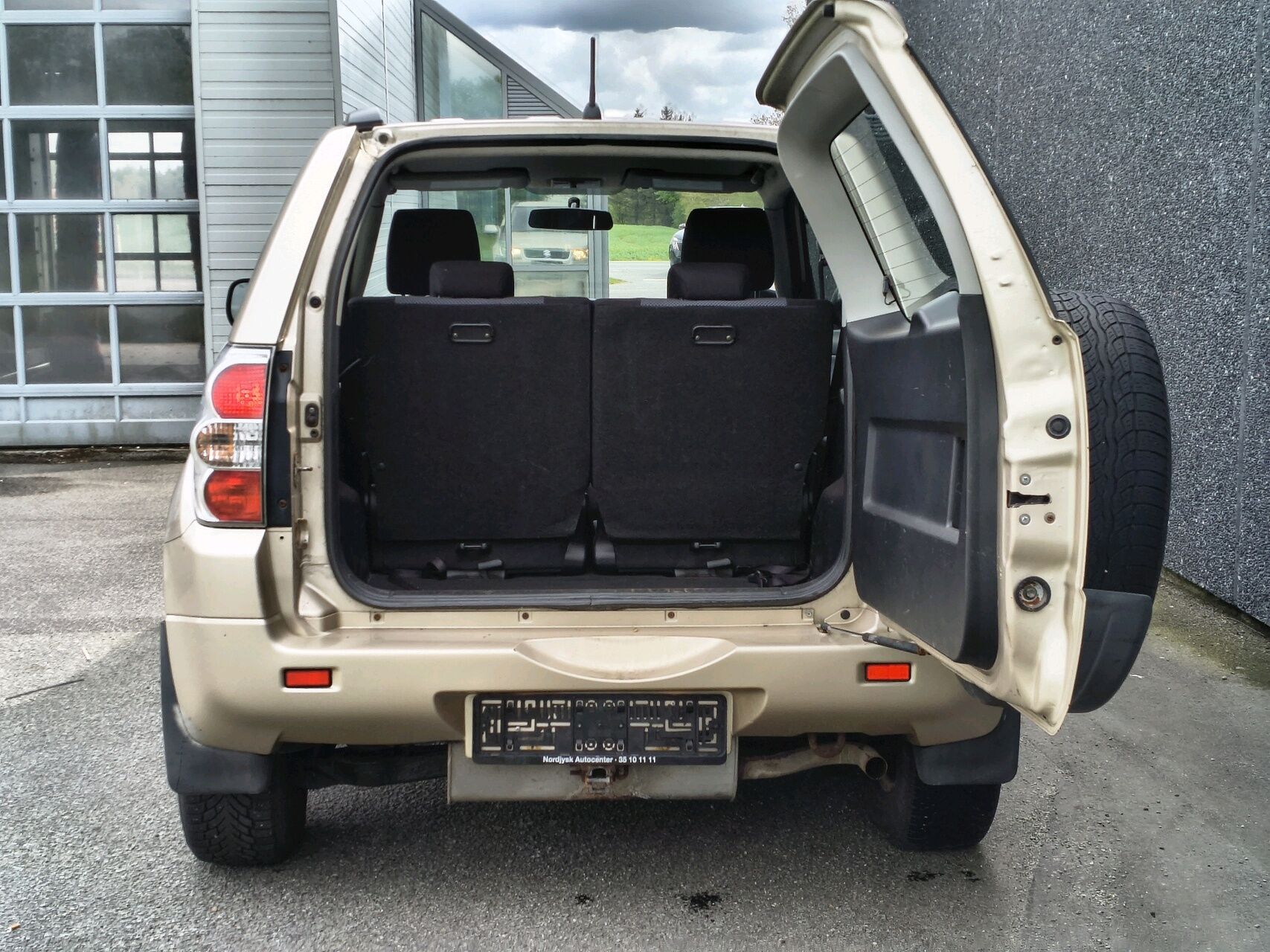 Billede af Suzuki Grand Vitara 1,6 GL 4x4 106HK 3d