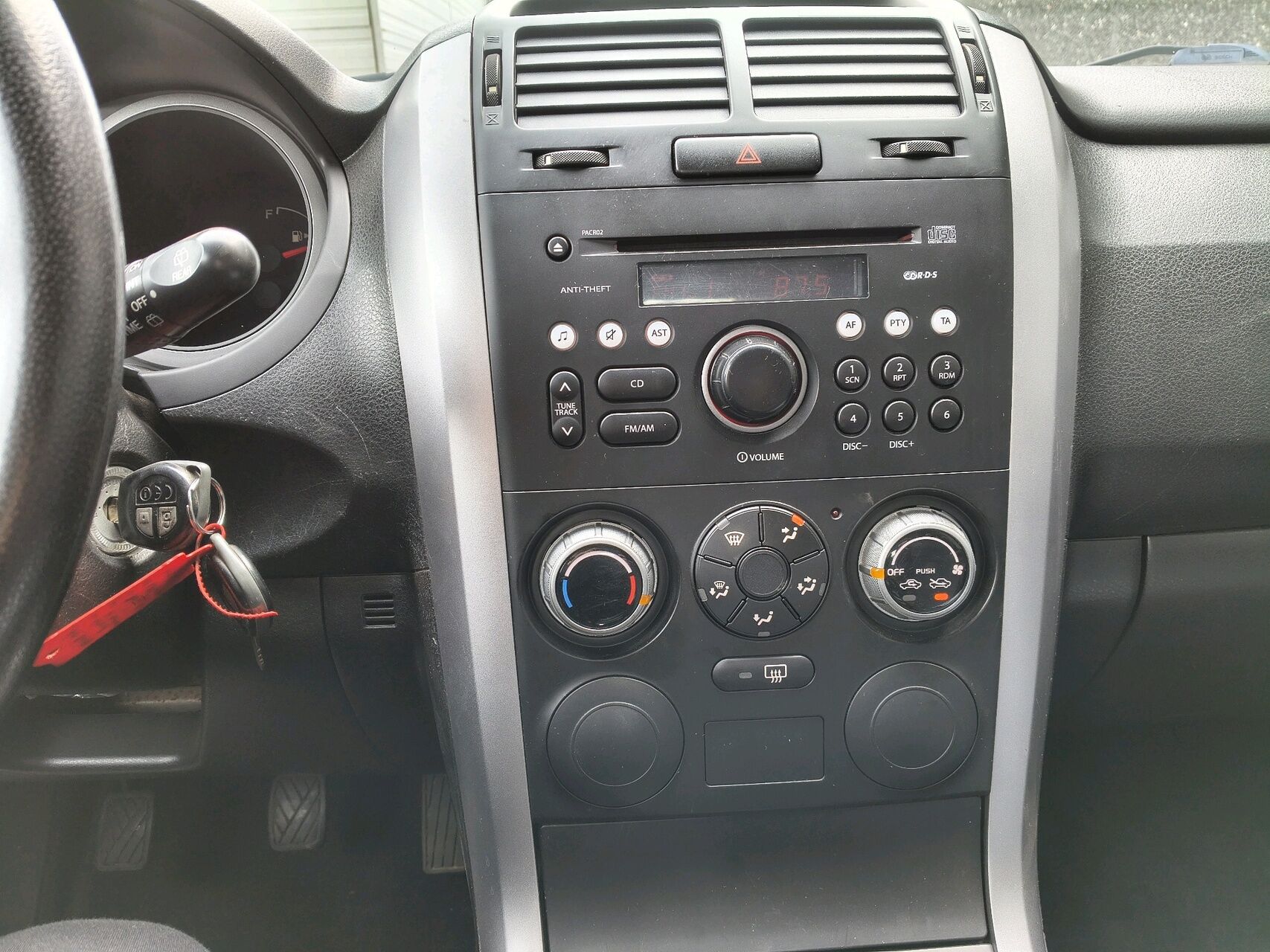 Billede af Suzuki Grand Vitara 1,6 GL 4x4 106HK 3d