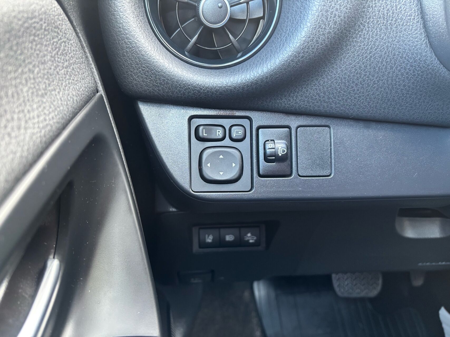 Billede af Toyota Yaris 1,5 Hybrid H3 Premiumpakke E-CVT 100HK 5d Trinl. Gear