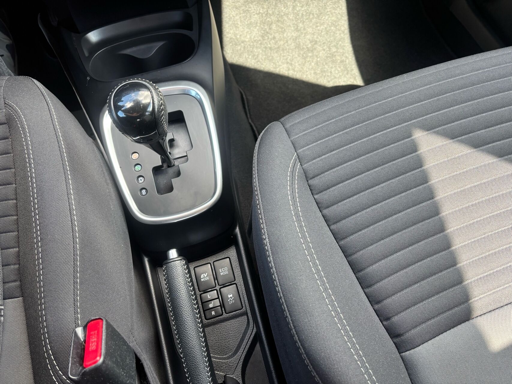 Billede af Toyota Yaris 1,5 Hybrid H3 Premiumpakke E-CVT 100HK 5d Trinl. Gear