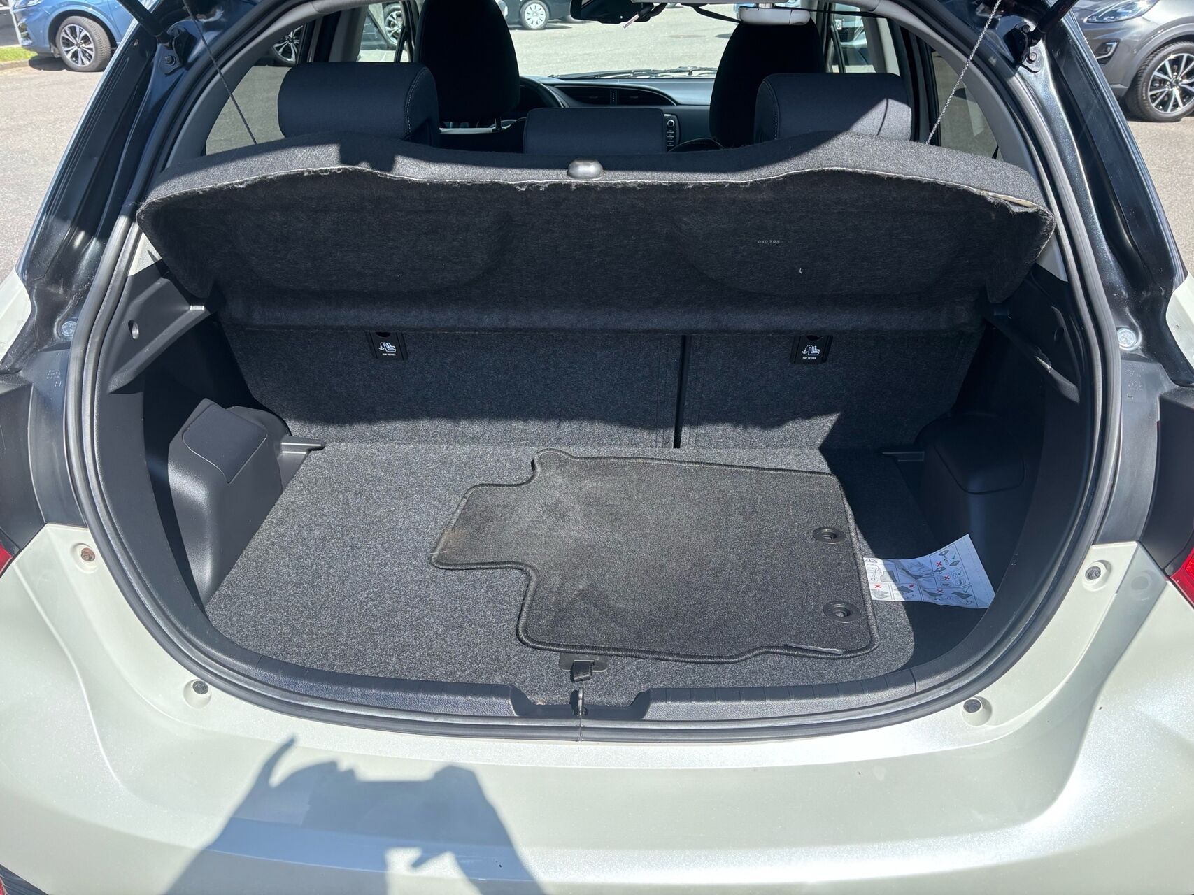 Billede af Toyota Yaris 1,5 Hybrid H3 Premiumpakke E-CVT 100HK 5d Trinl. Gear