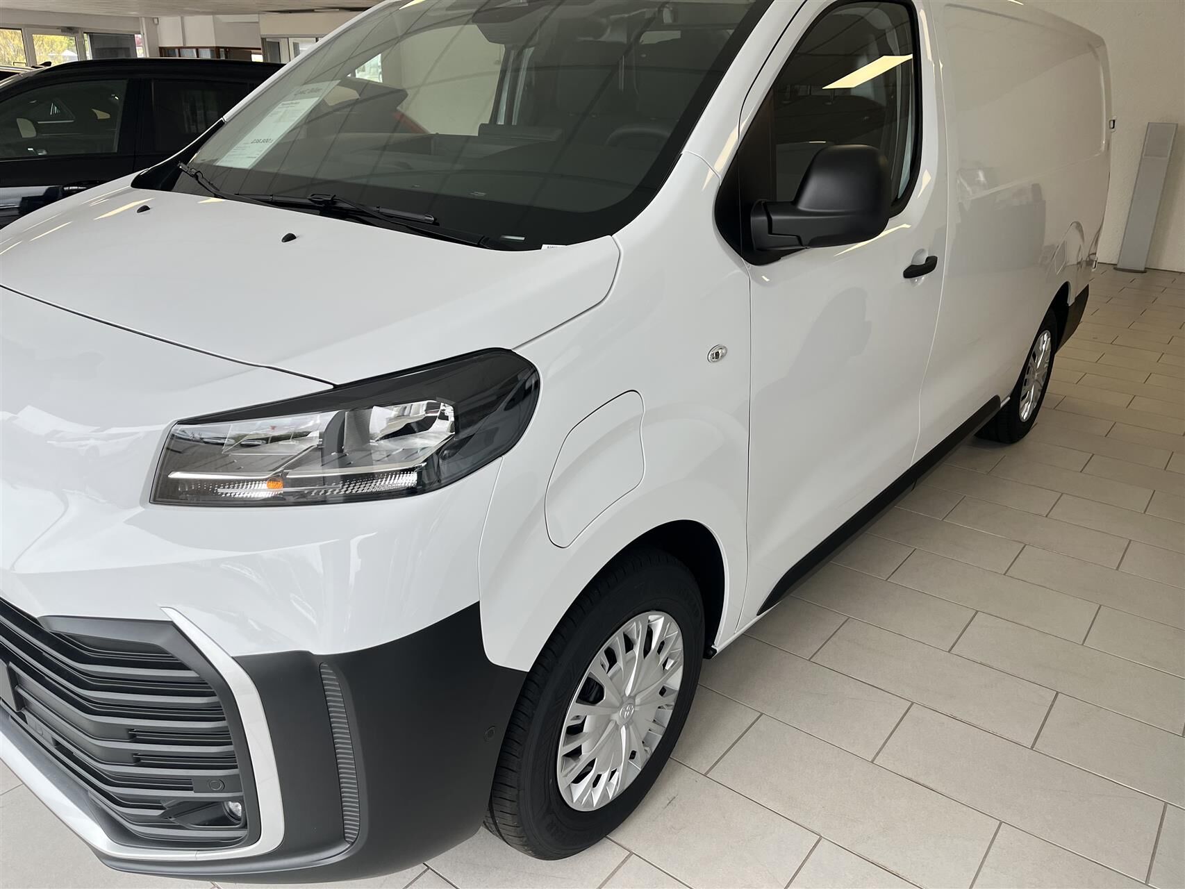 Billede af Toyota Proace Electric Long EL Comfort 136HK Van Aut.