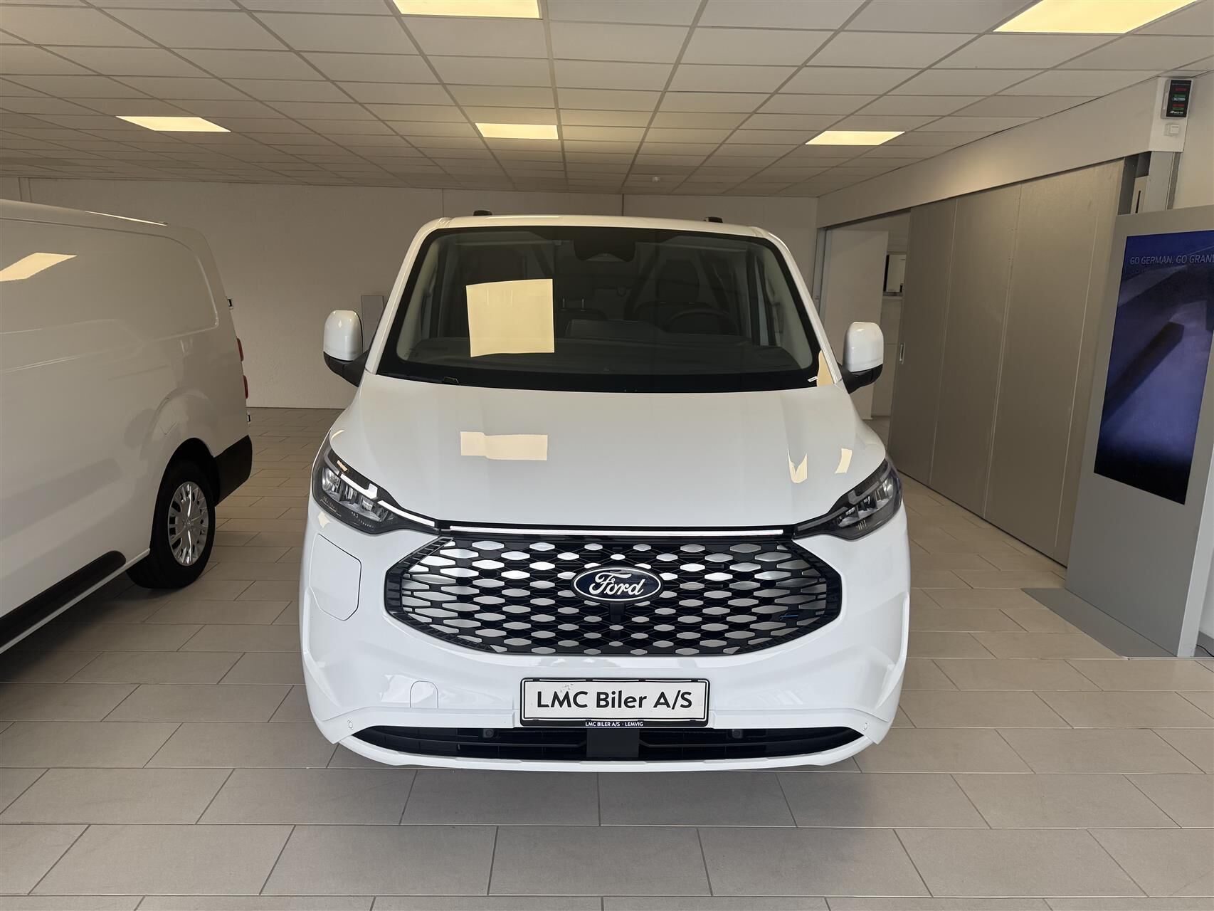 Billede af Ford E-Transit Custom 320 L2H1 EL Trend 136HK Van Aut.
