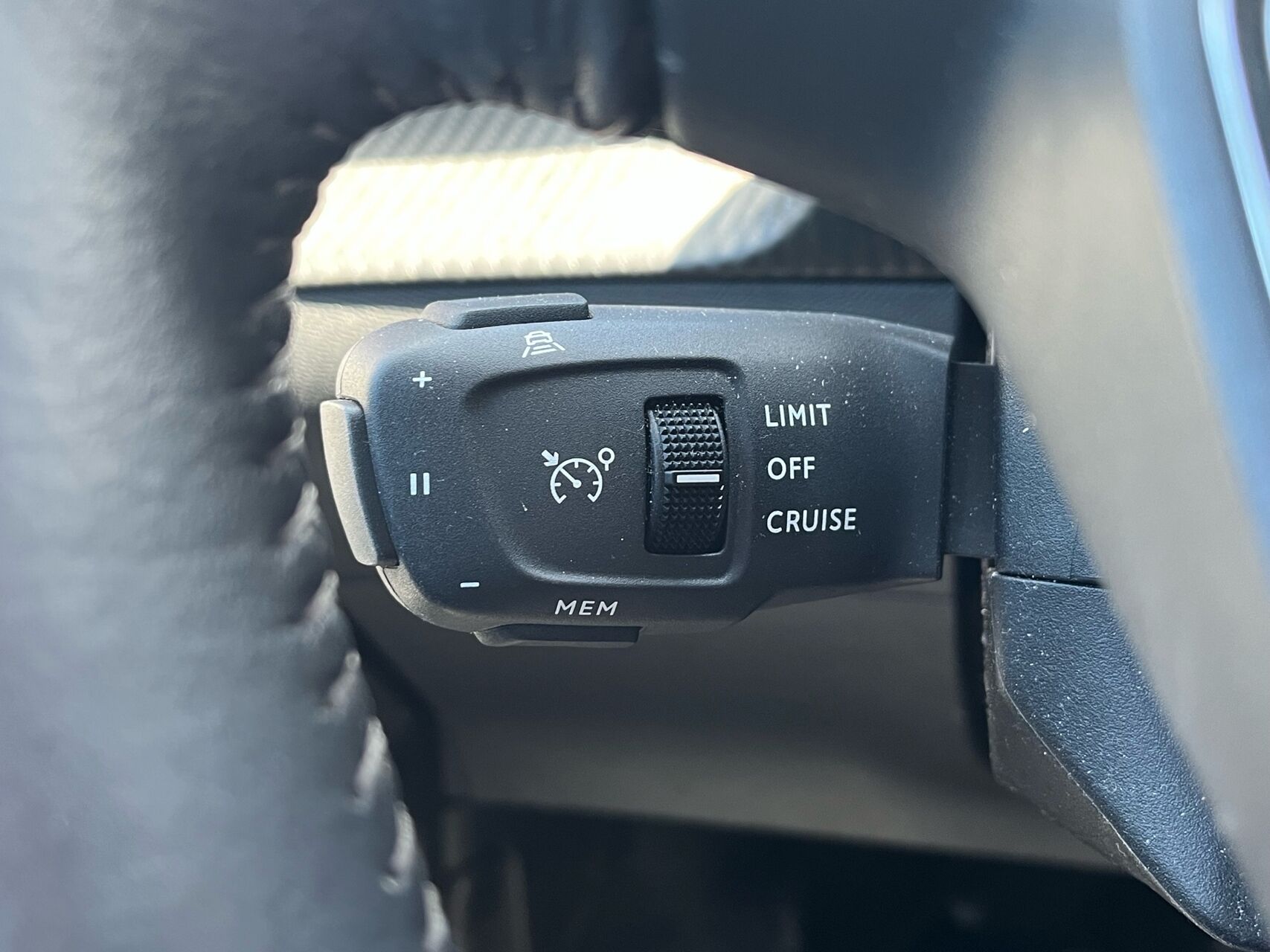 Billede af Peugeot 2008 1,2 PureTech Allure Pack EAT8 130HK 5d 8g Aut.
