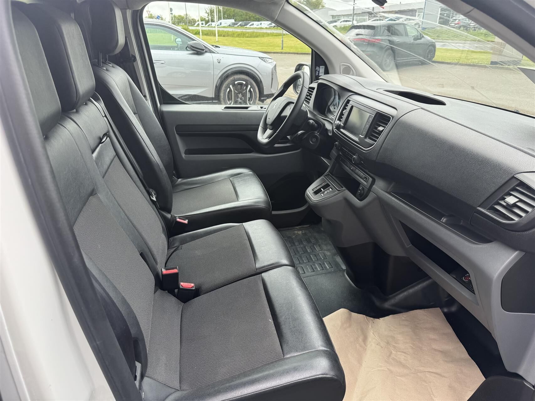 Billede af Peugeot e-Expert L2 EL Plus 136HK Van Aut.