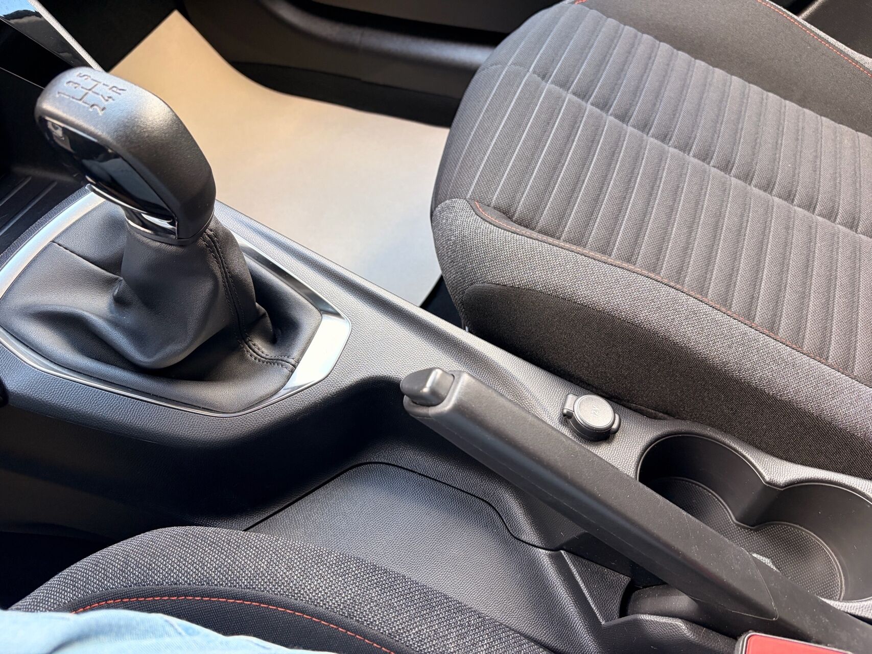 Billede af Peugeot 208 1,2 PureTech Selection 75HK 5d