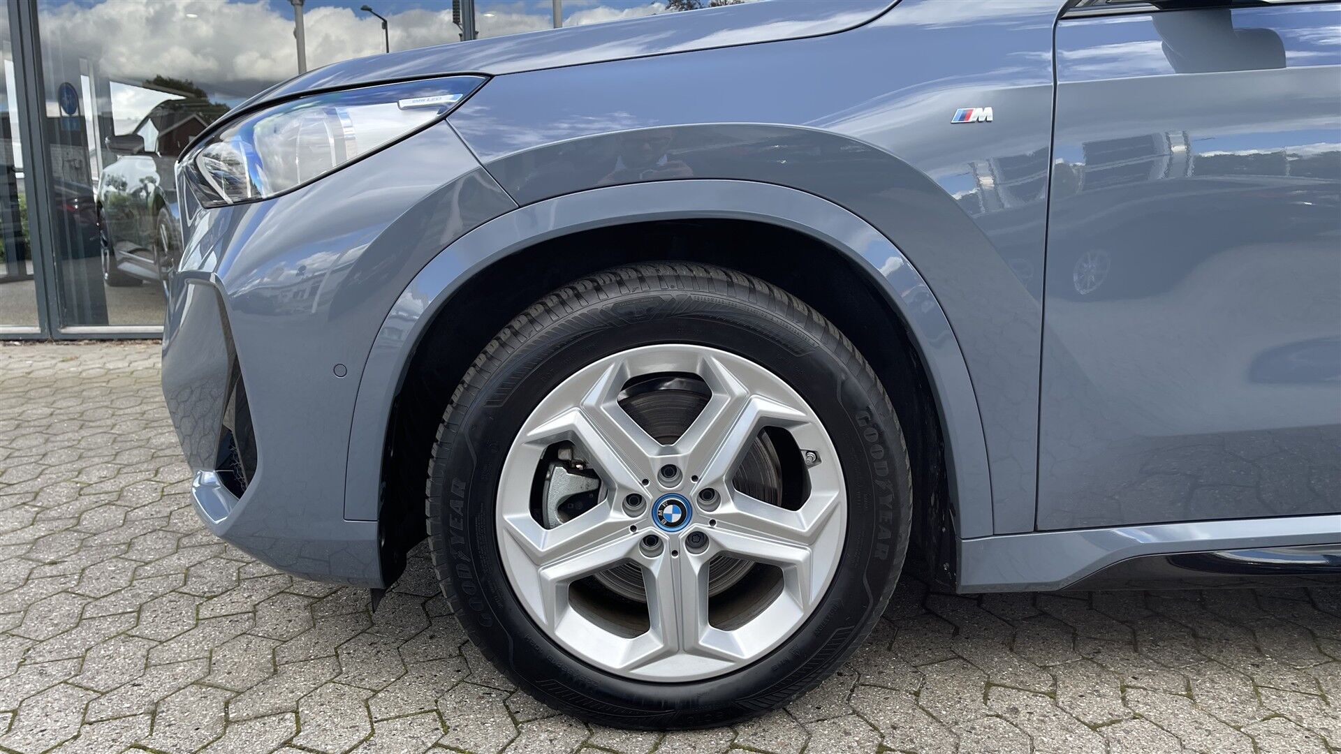 Billede af BMW iX1 xDrive30 Fully Charged 4x4 313HK 5d Aut.