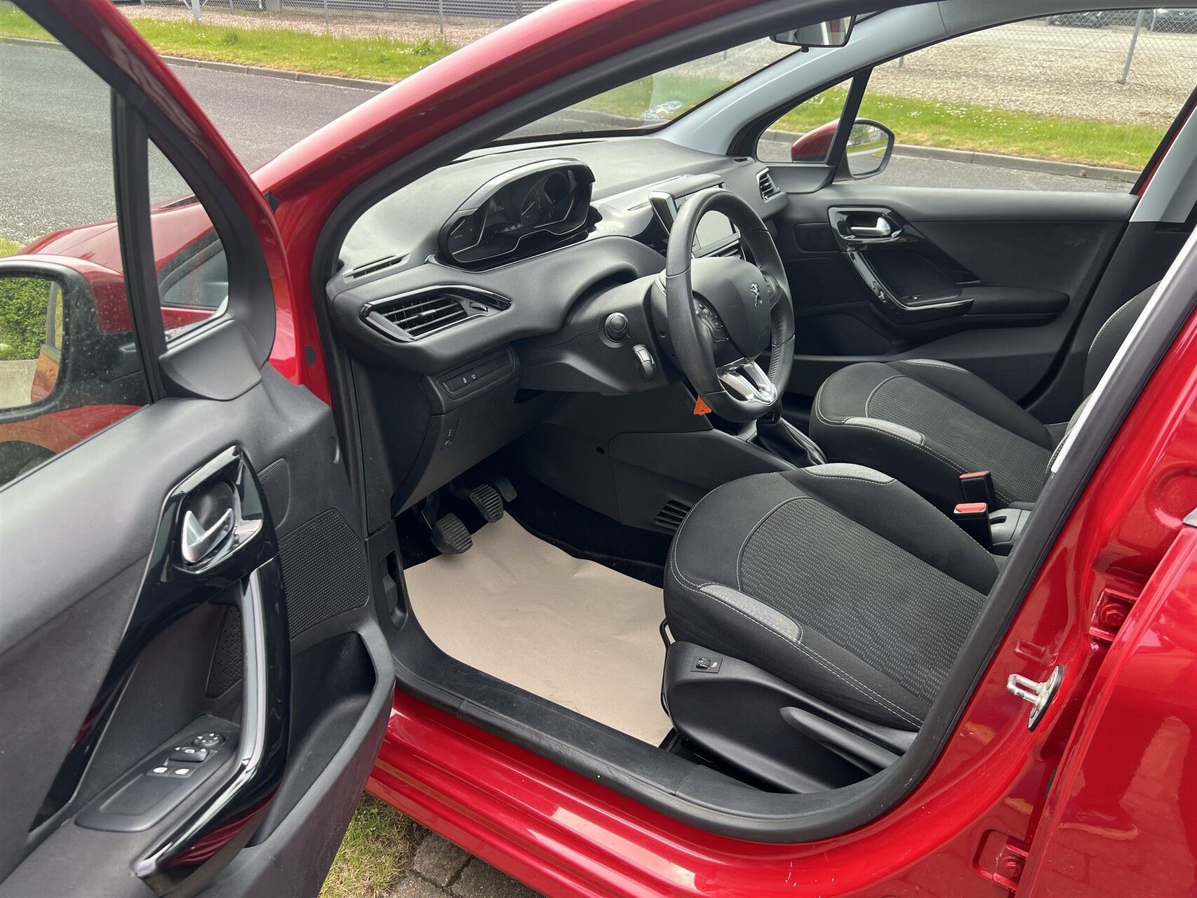Billede af Peugeot 208 1,6 BlueHDi More 100HK 5d