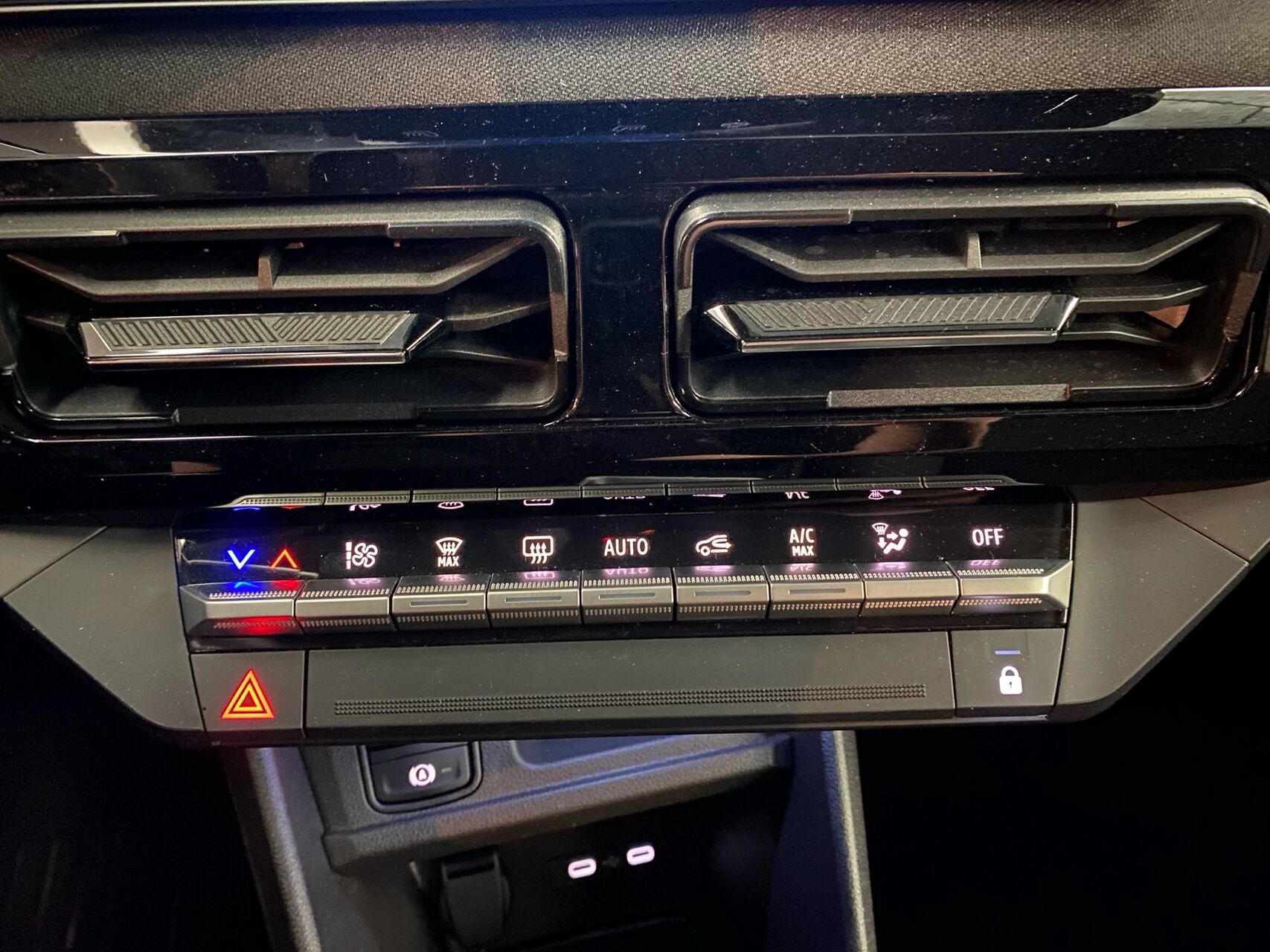 Billede af Nissan Micra EL Advance 52kWh 150HK 5d Aut.